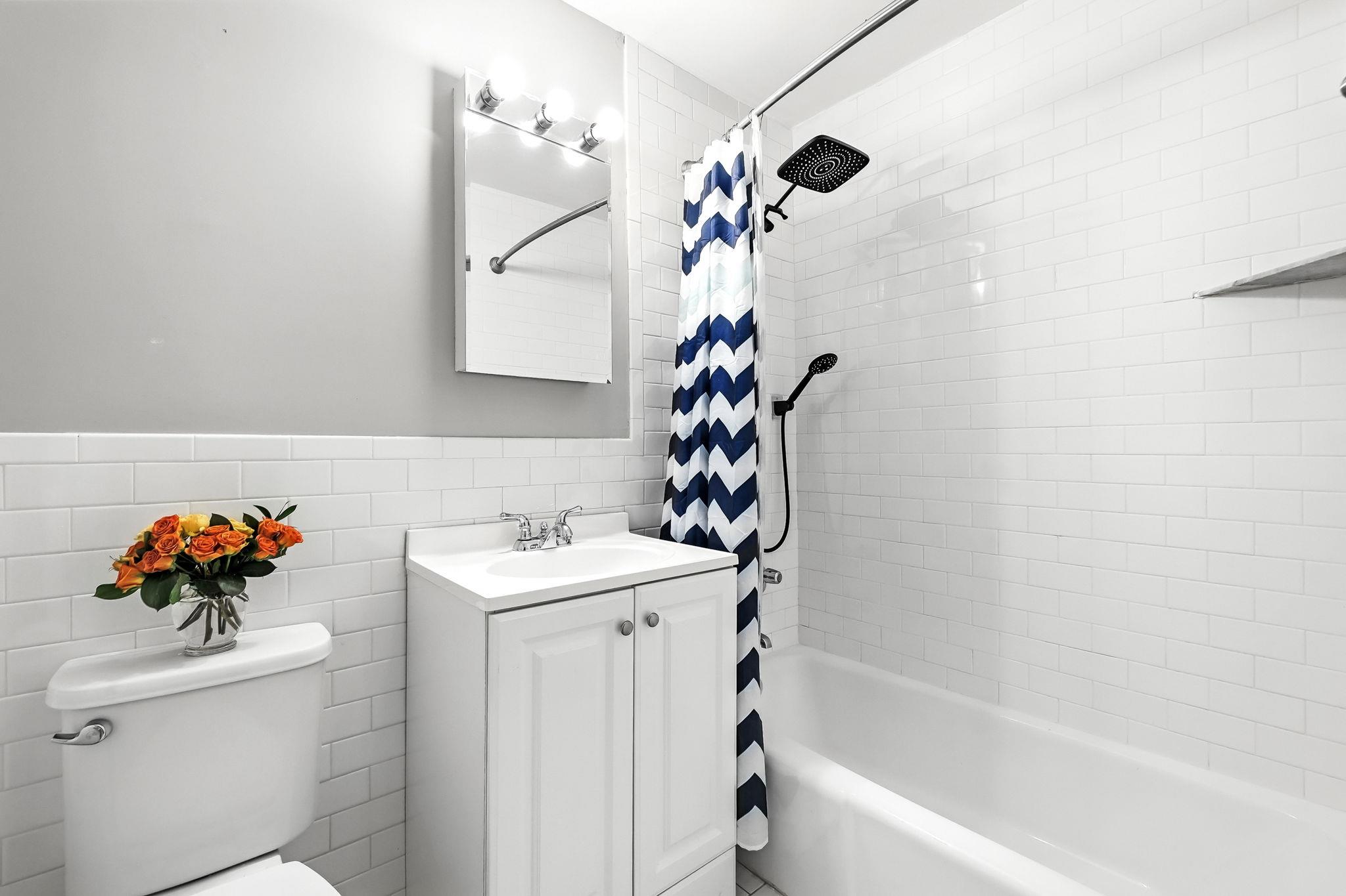 #20 photo, 370 Central Park Avenue, Scarsdale , NY 10583