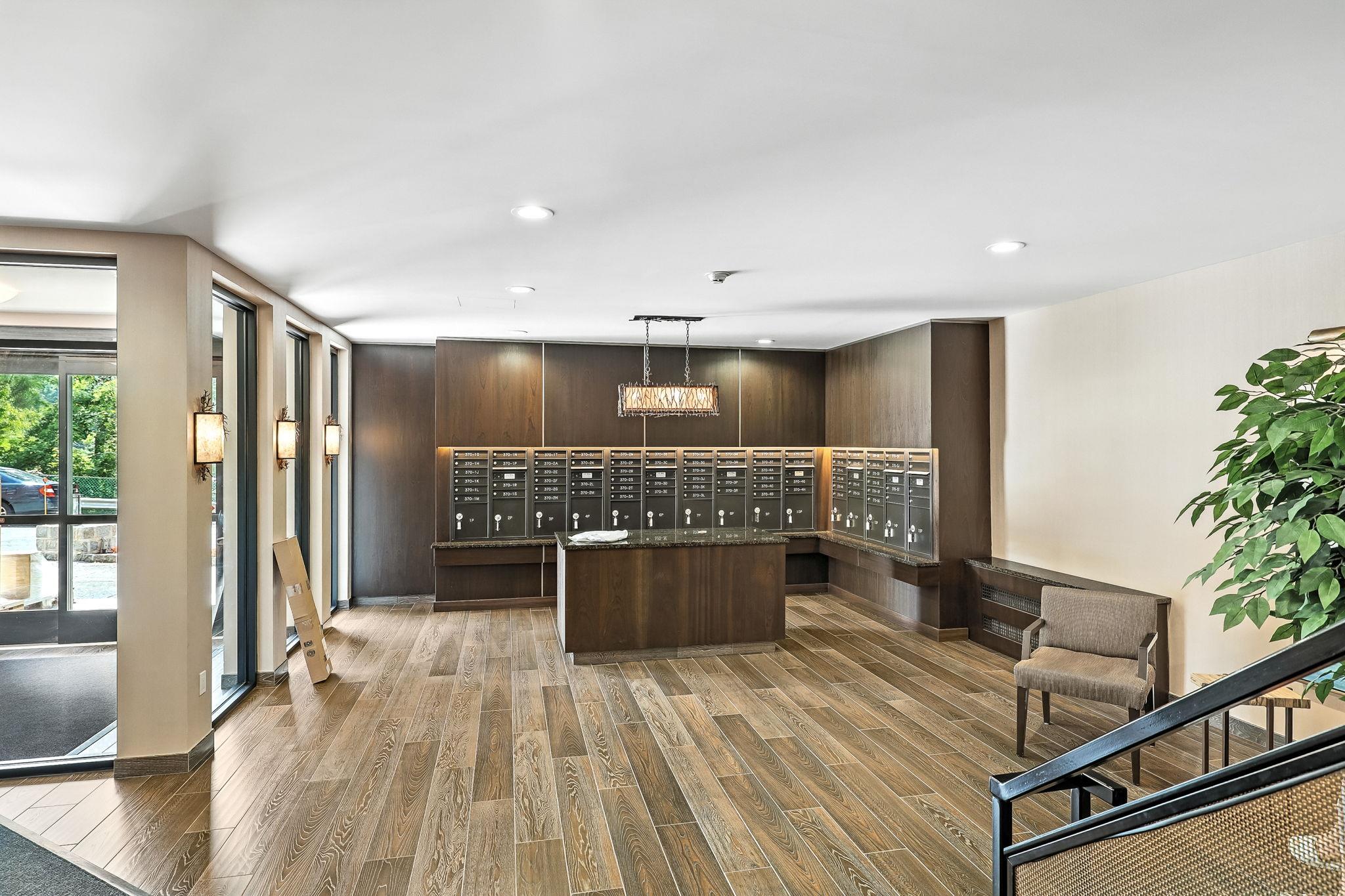 #3 photo, 370 Central Park Avenue, Scarsdale , NY 10583