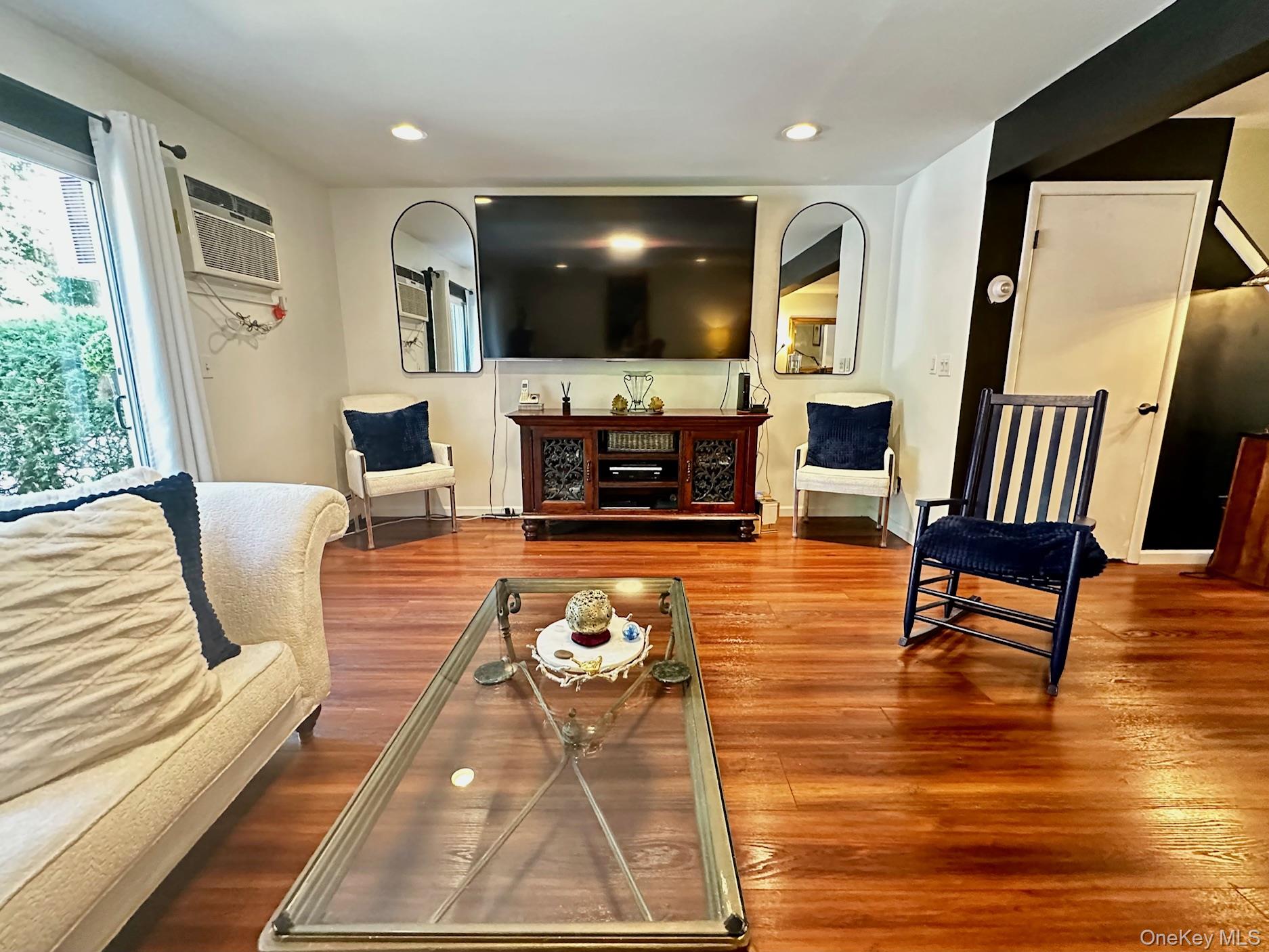 #8 photo, 76 Yorkshire Drive, Suffern , NY 10901