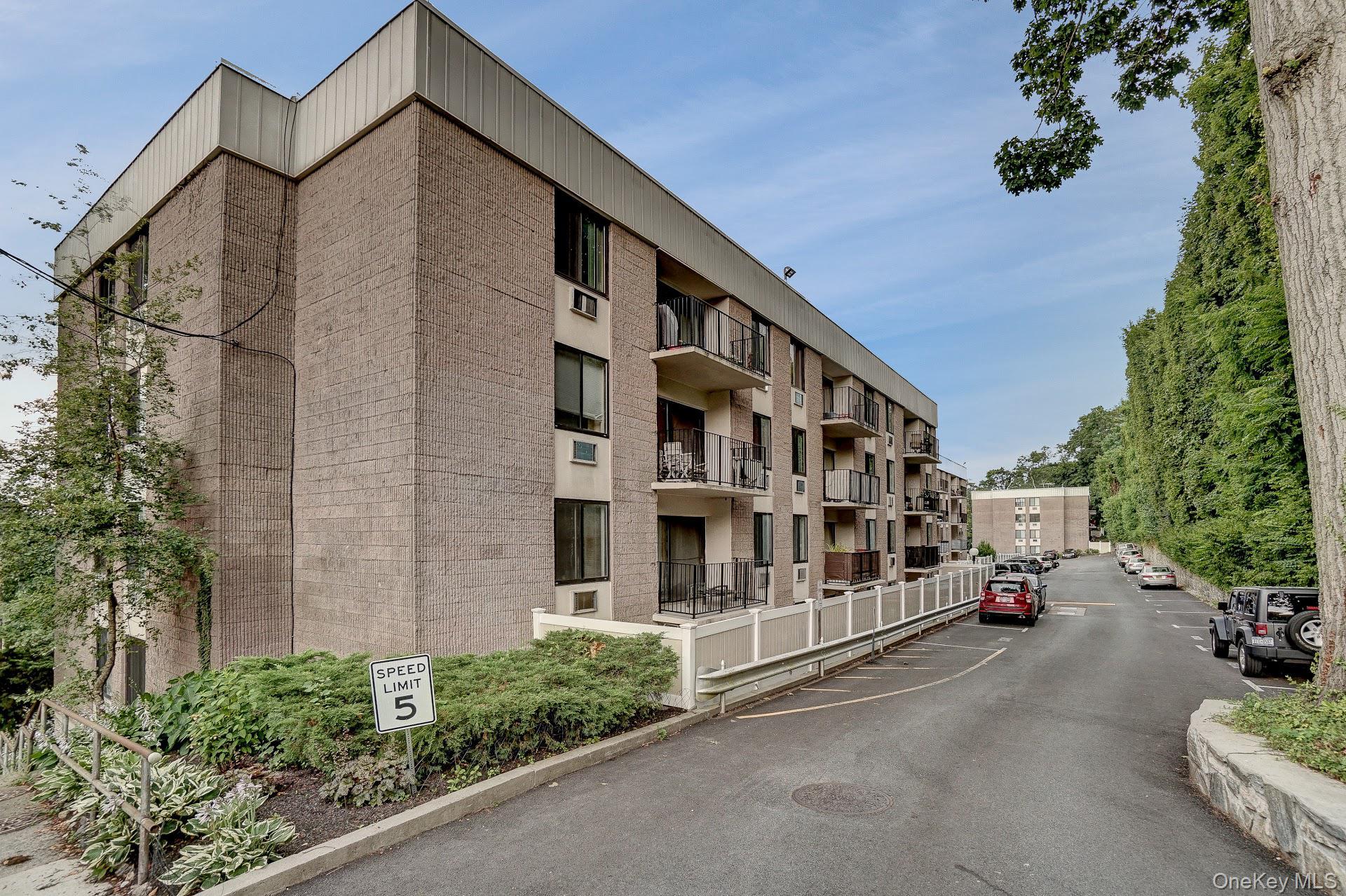#17 photo, 128 Colonial Parkway, Yonkers , NY 10710