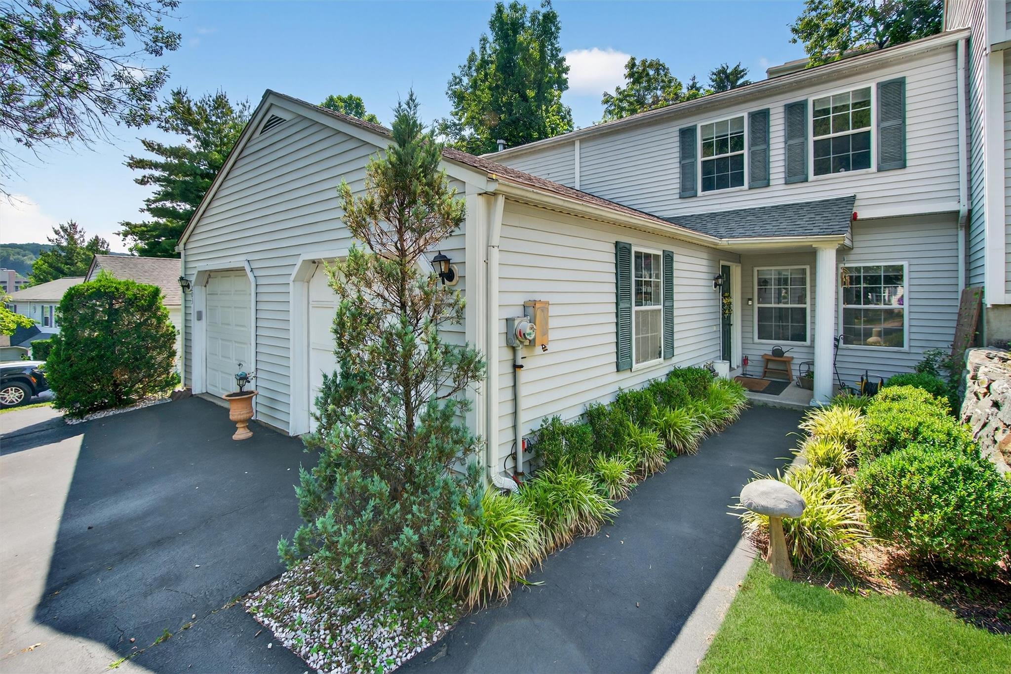 #1 photo, 204 Watch Hill Drive, Tarrytown , NY 10591