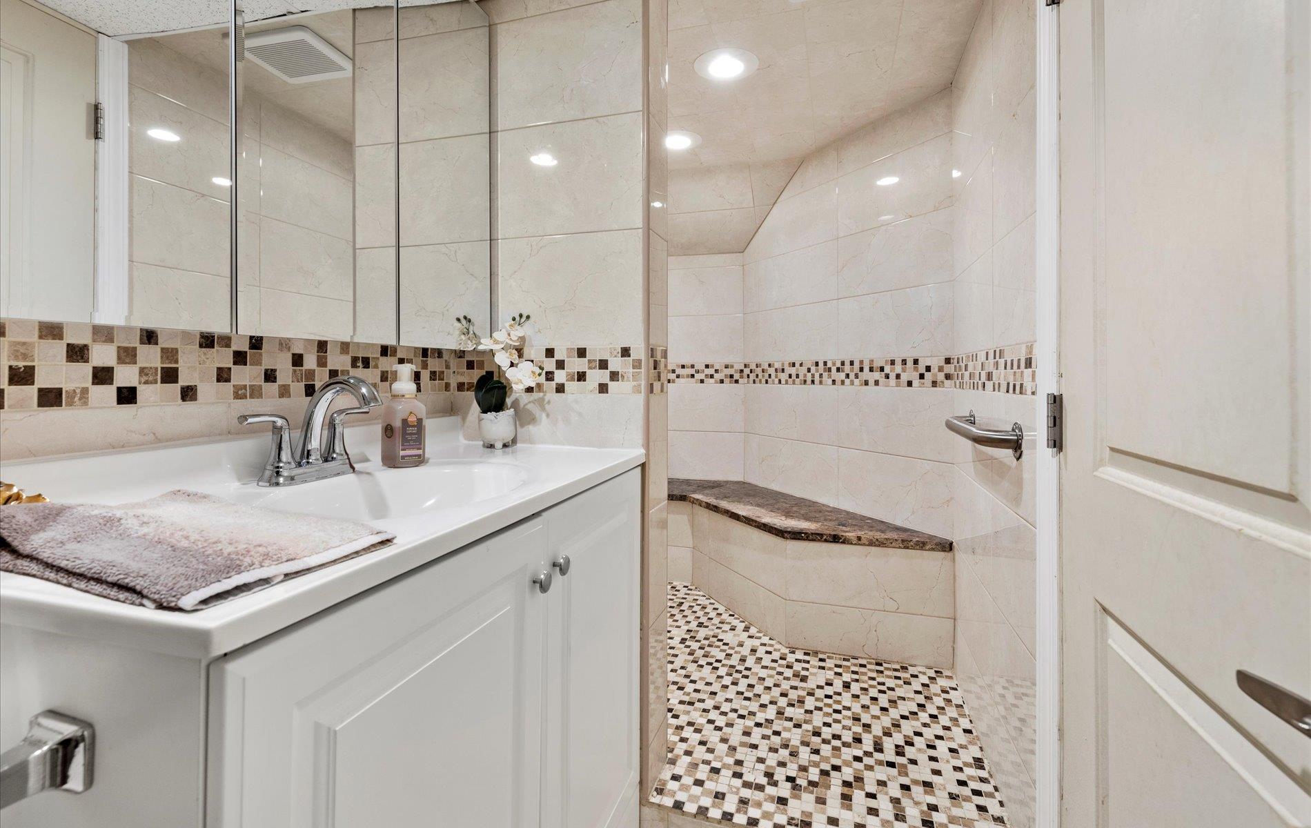 #19 photo, 96-36 149th Avenue, 皇后區 奧松公園 Ozone Park , NY 11417