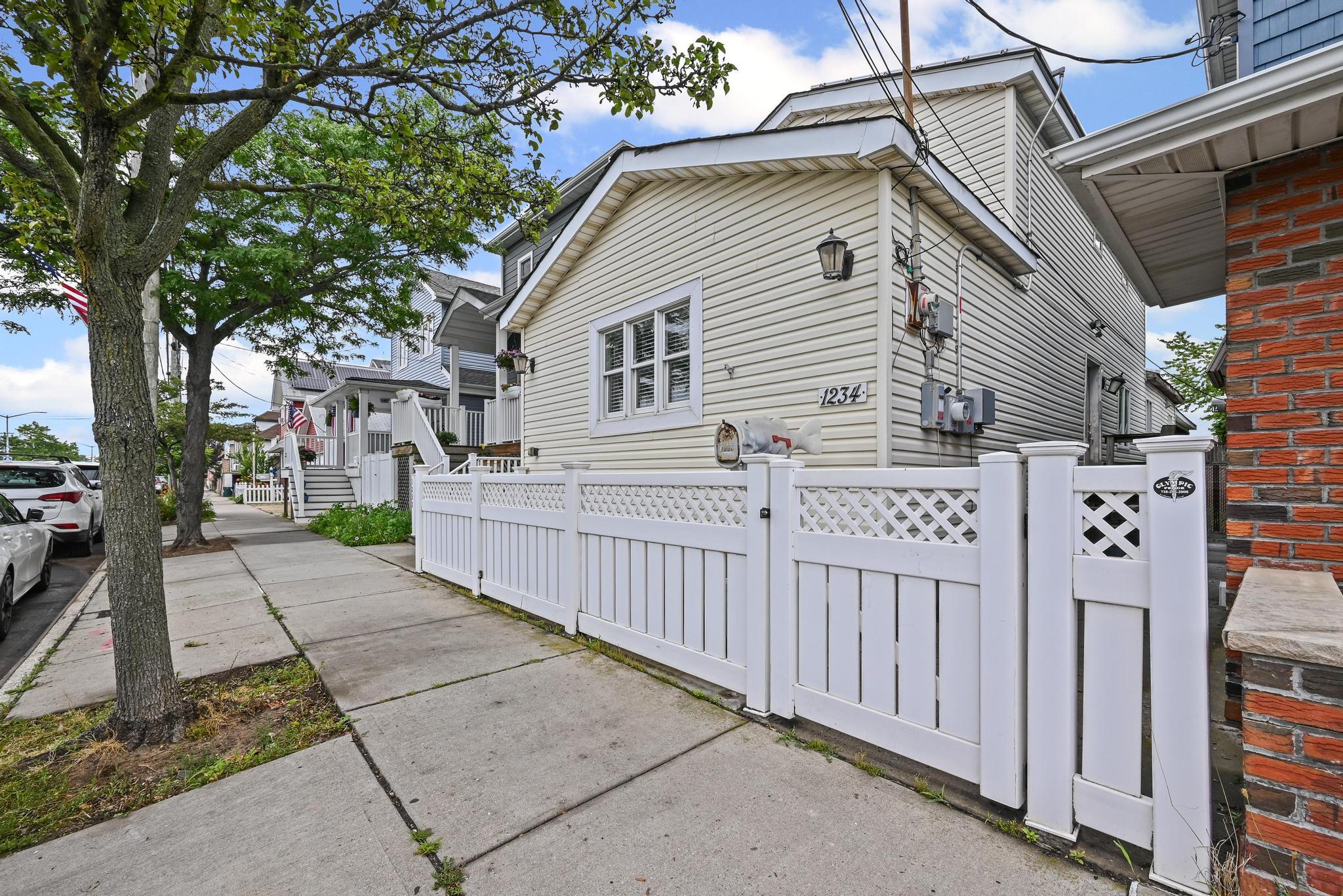 #1 photo, 12-34 Cross Bay Boulevard, 皇后區 Broad Channel , NY 11693