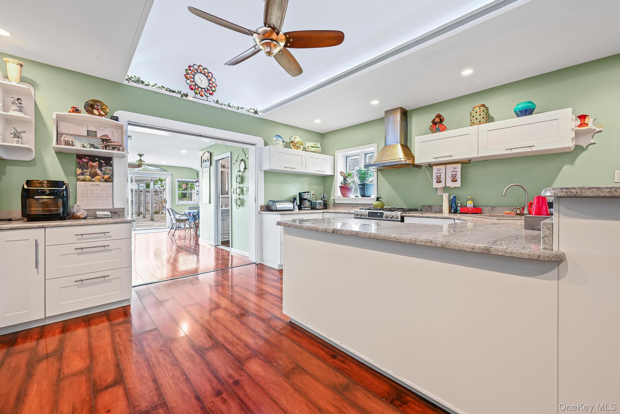 #4 photo, 1234 Cross Bay Boulevard, クイーンズ区 Broad Channel , NY 11693