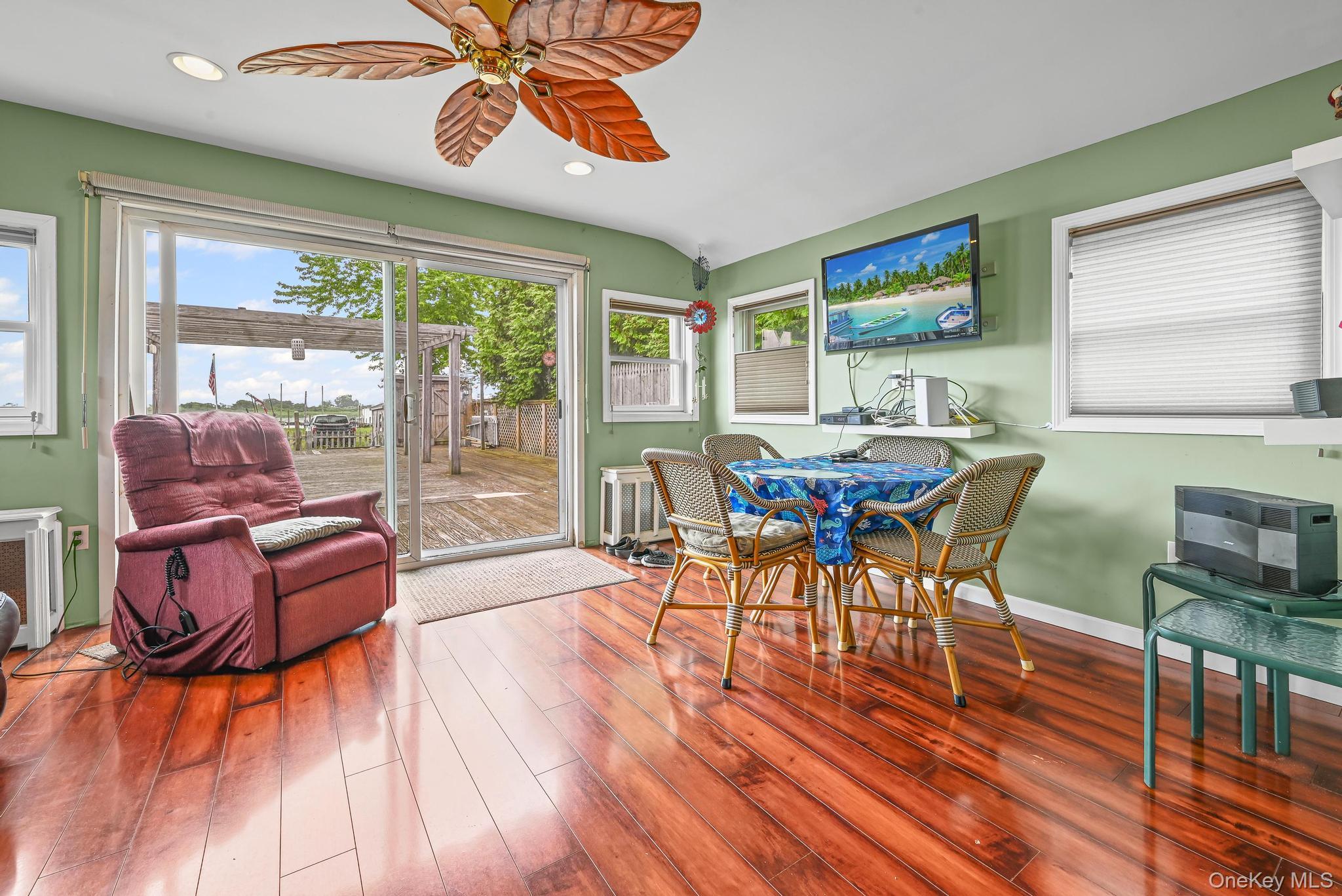 #7 photo, 1234 Cross Bay Boulevard, クイーンズ区 Broad Channel , NY 11693