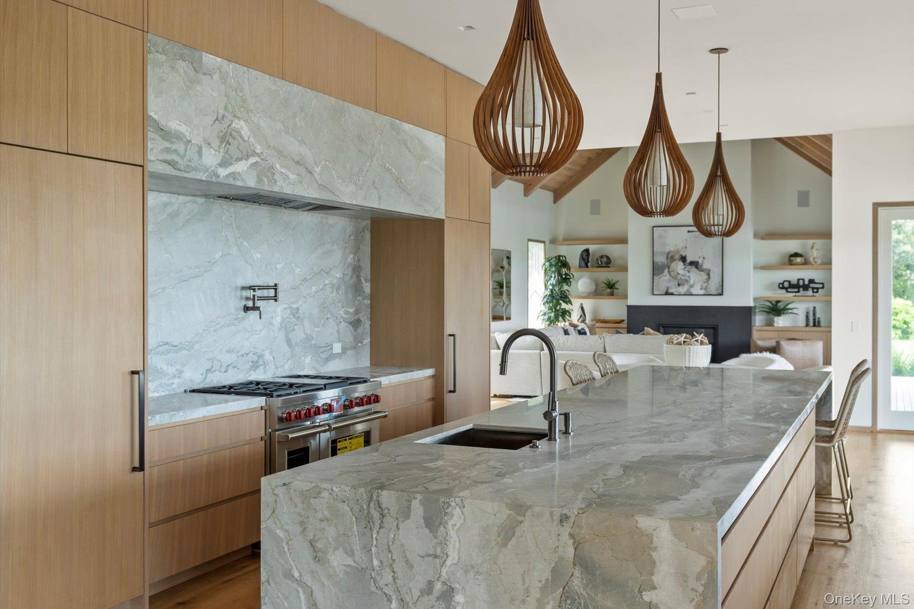 #12 photo, 551 Main Street, サフォーク郡 Quiogue , NY 11978