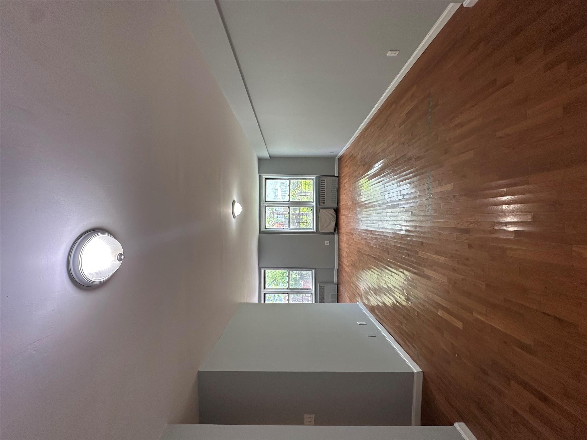 #1 photo, 86-16 60th Avenue, クイーンズ区 Elmhurst , NY 11373