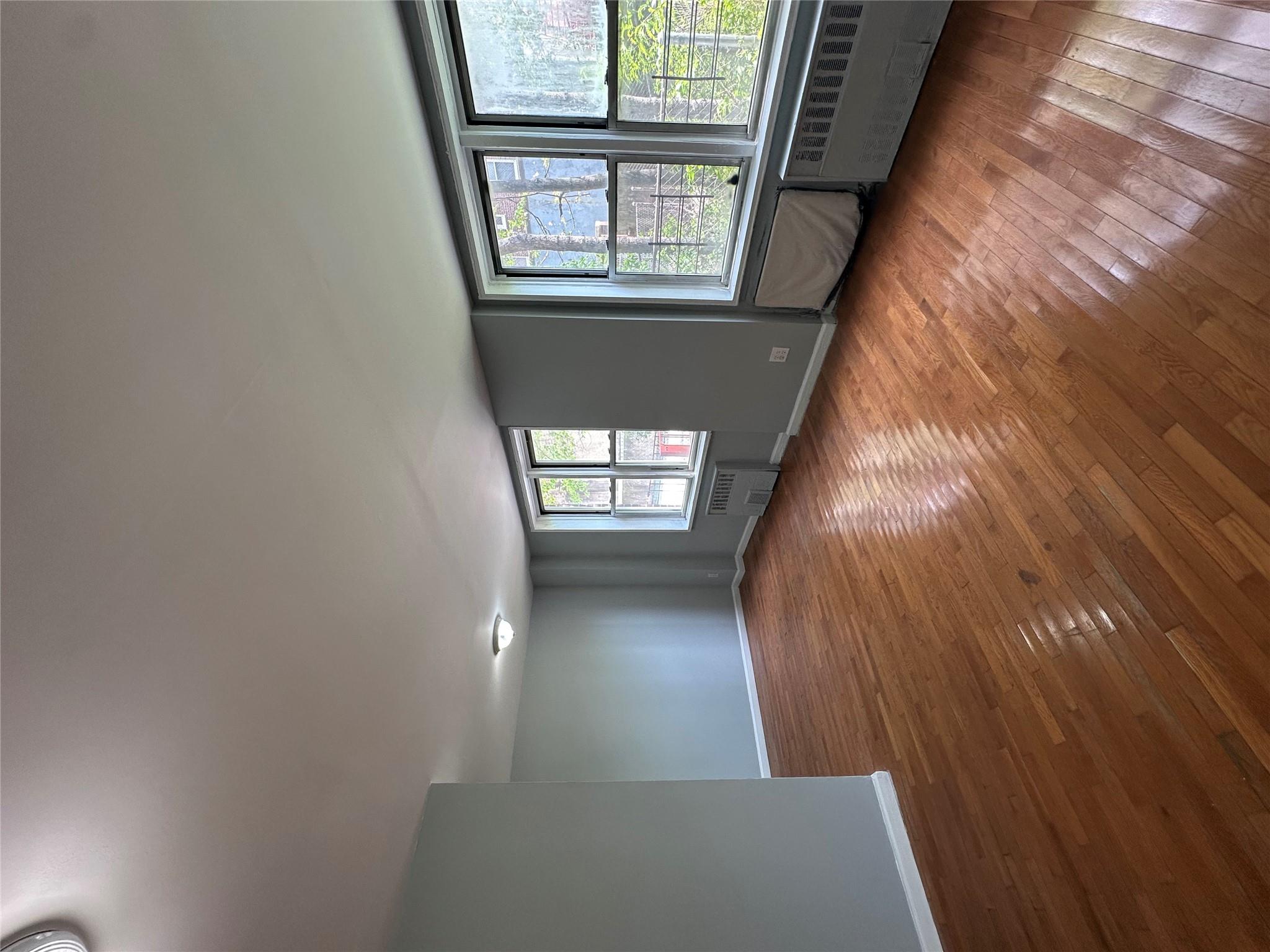 #2 photo, 86-16 60th Avenue, クイーンズ区 Elmhurst , NY 11373