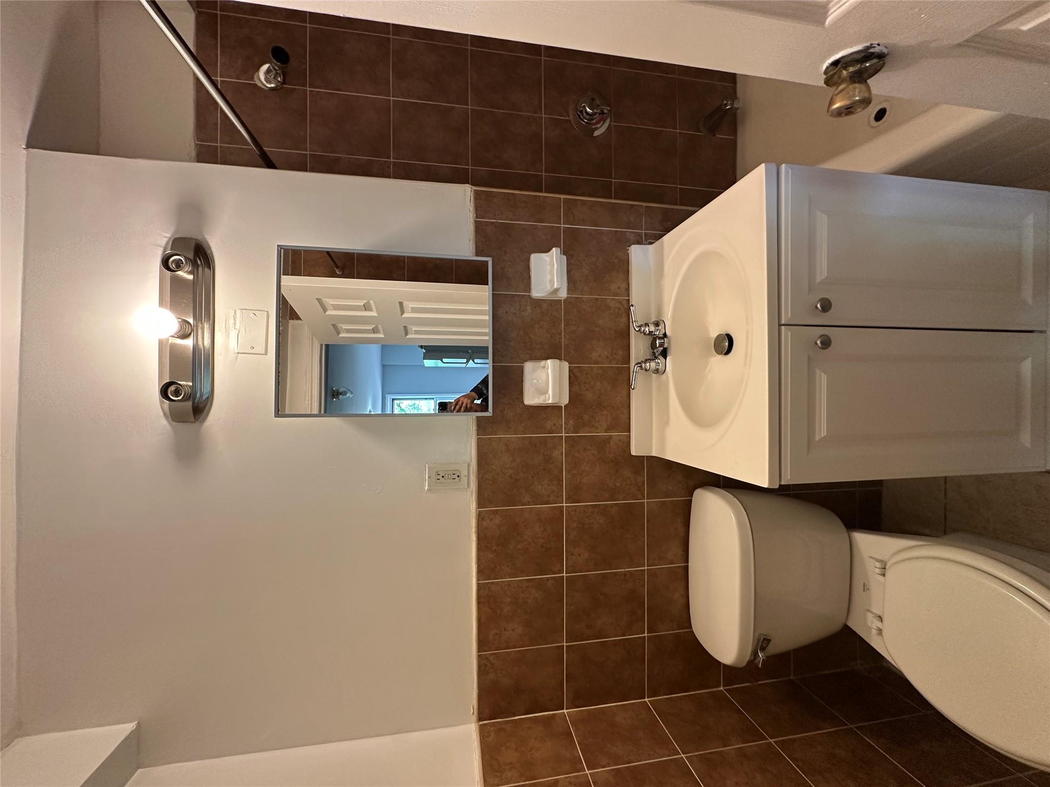 #6 photo, 86-16 60th Avenue, クイーンズ区 Elmhurst , NY 11373