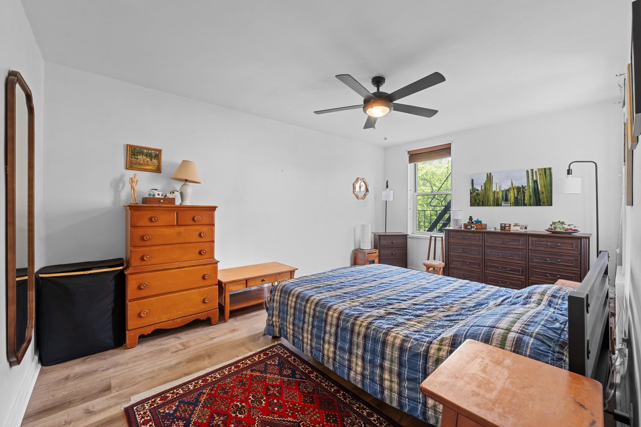 #10 photo, 33-05 92nd Street, كوينز Jackson Heights , NY 11372