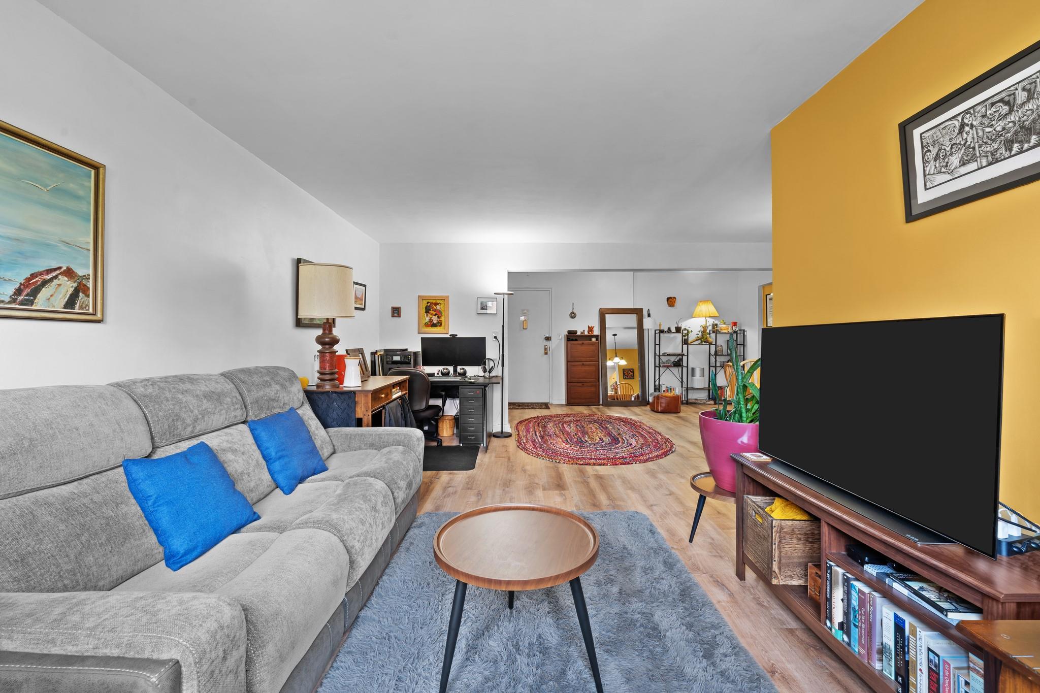 #6 photo, 33-05 92nd Street, كوينز Jackson Heights , NY 11372