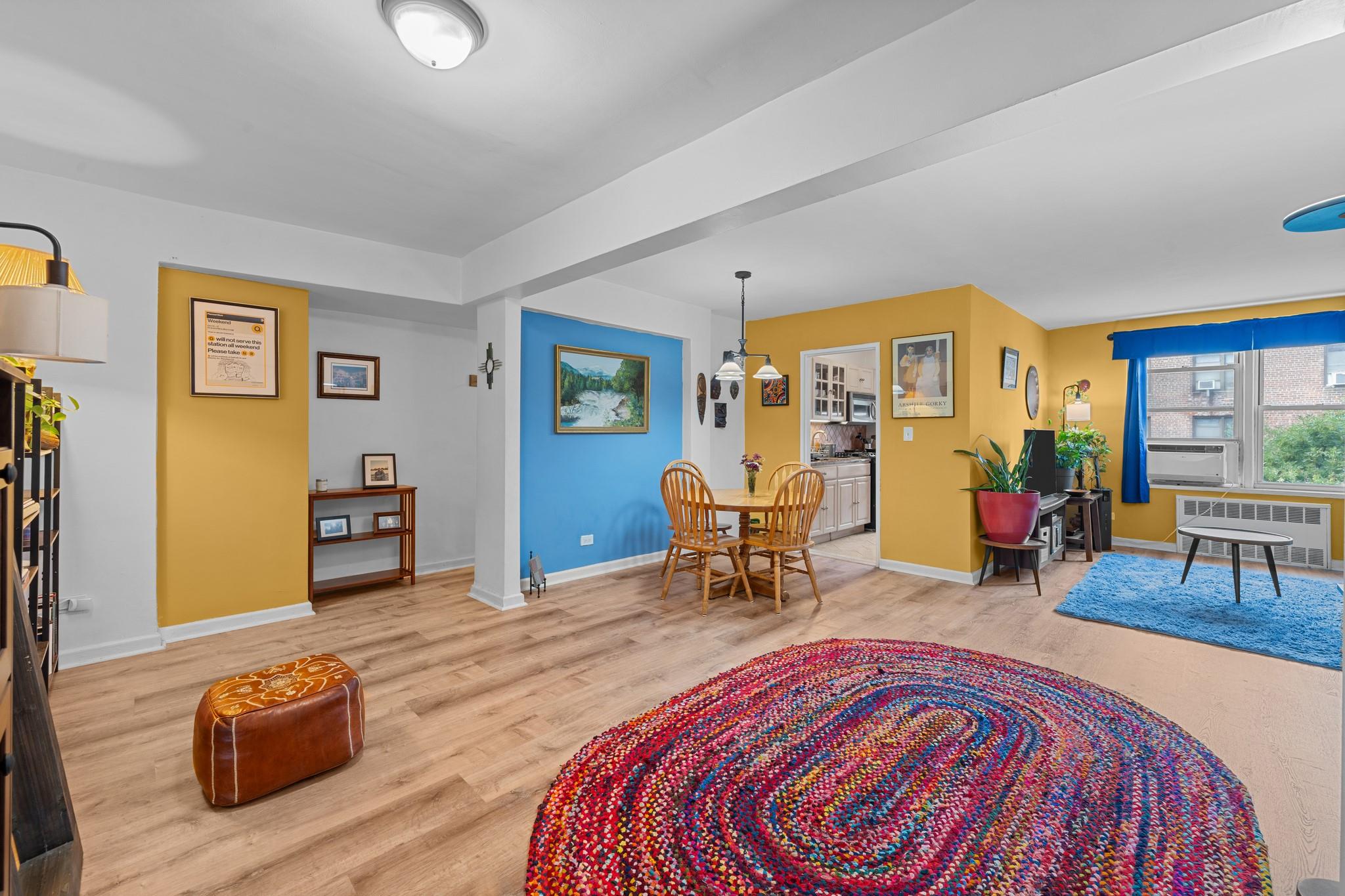 #8 photo, 33-05 92nd Street, كوينز Jackson Heights , NY 11372