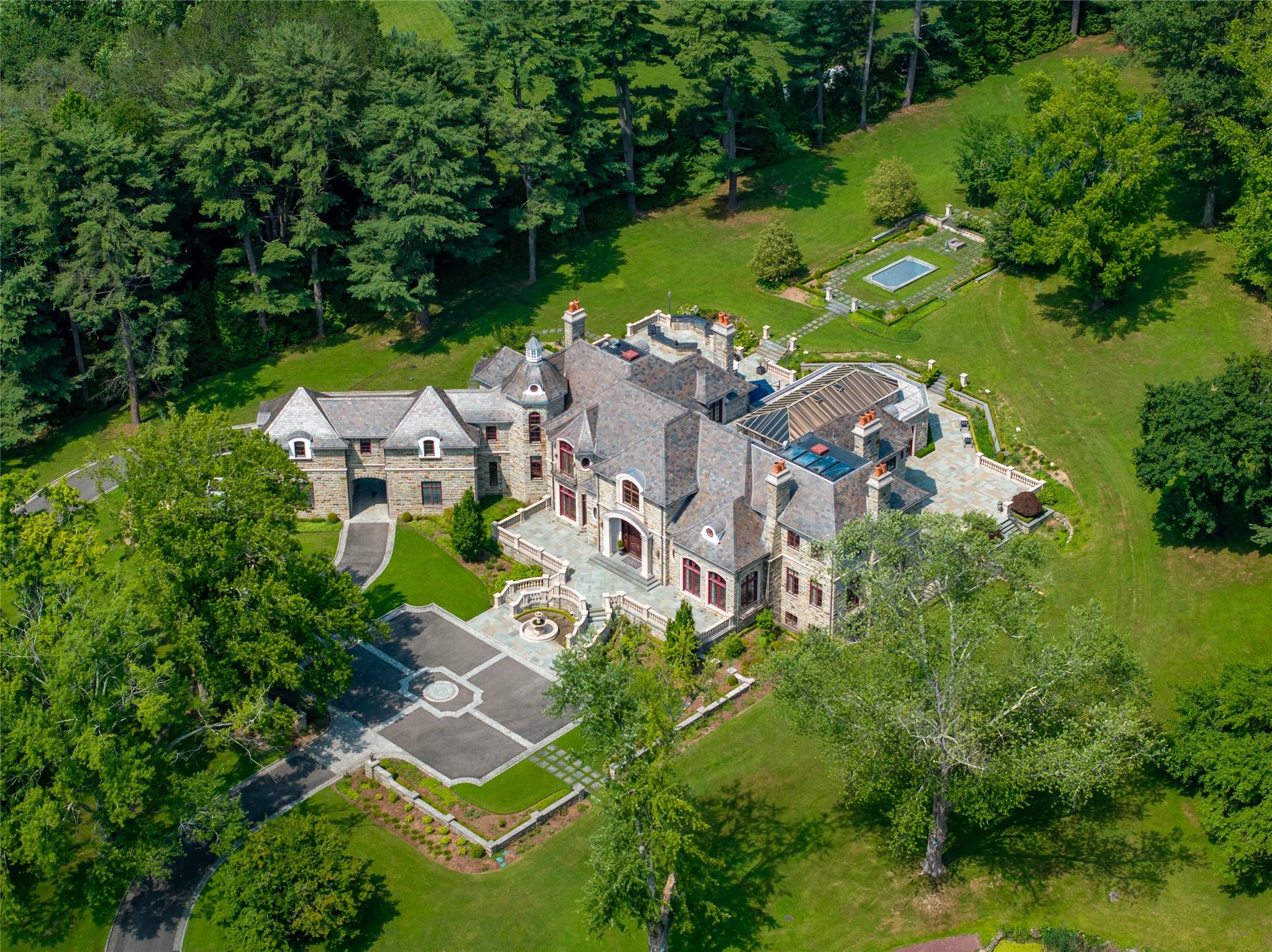 #1 photo, 102 Horseshoe Road, Mill Neck , NY 11765