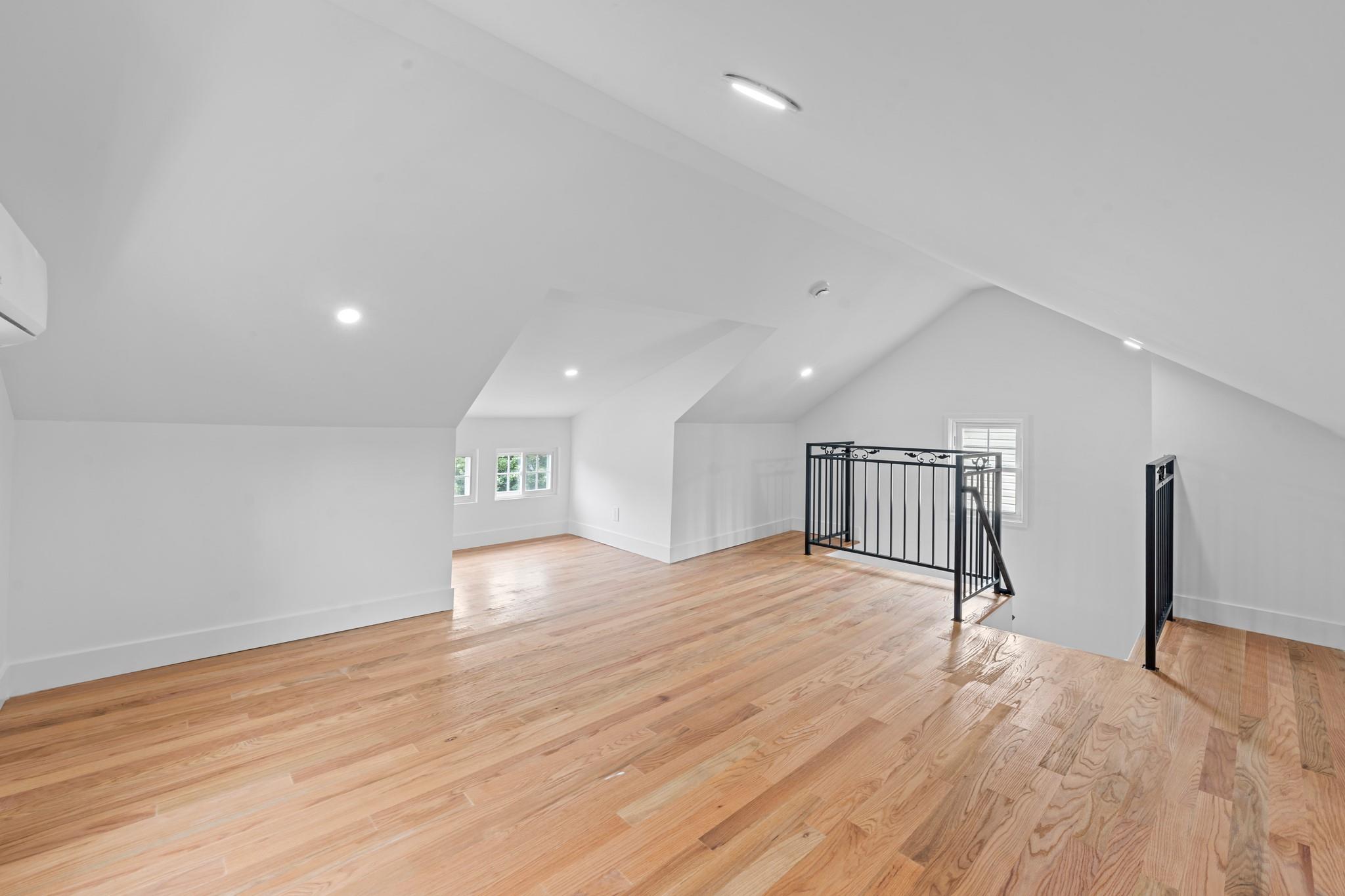 #11 photo, 24005 Weller Avenue, クイーンズ区 Rosedale , NY 11422