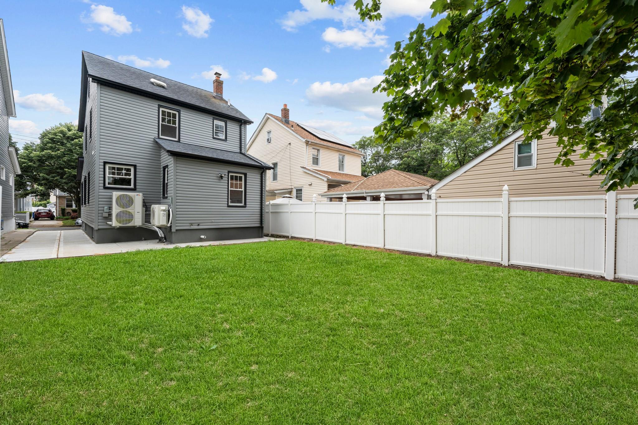 #15 photo, 24005 Weller Avenue, クイーンズ区 Rosedale , NY 11422