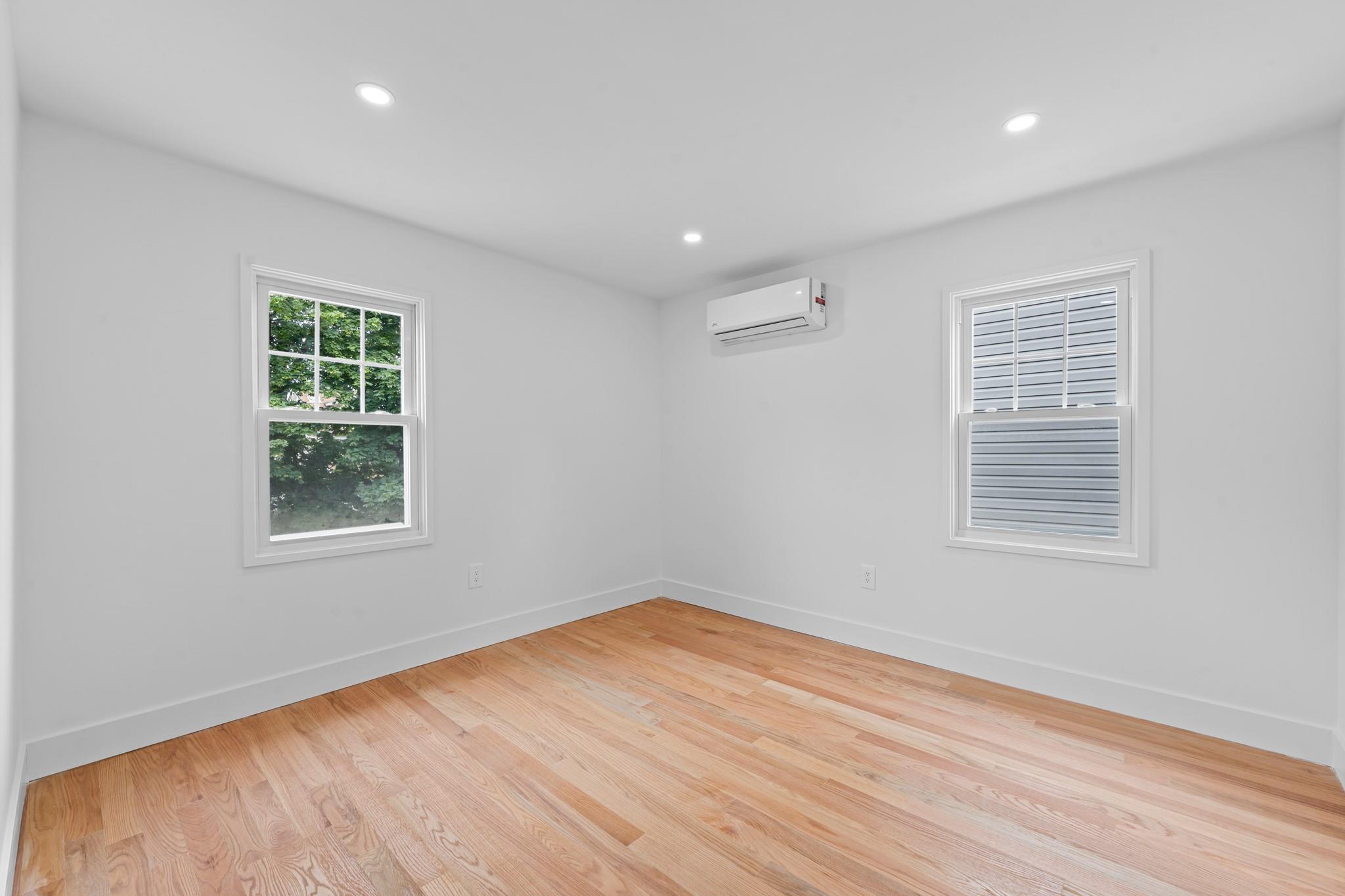 #9 photo, 24005 Weller Avenue, クイーンズ区 Rosedale , NY 11422