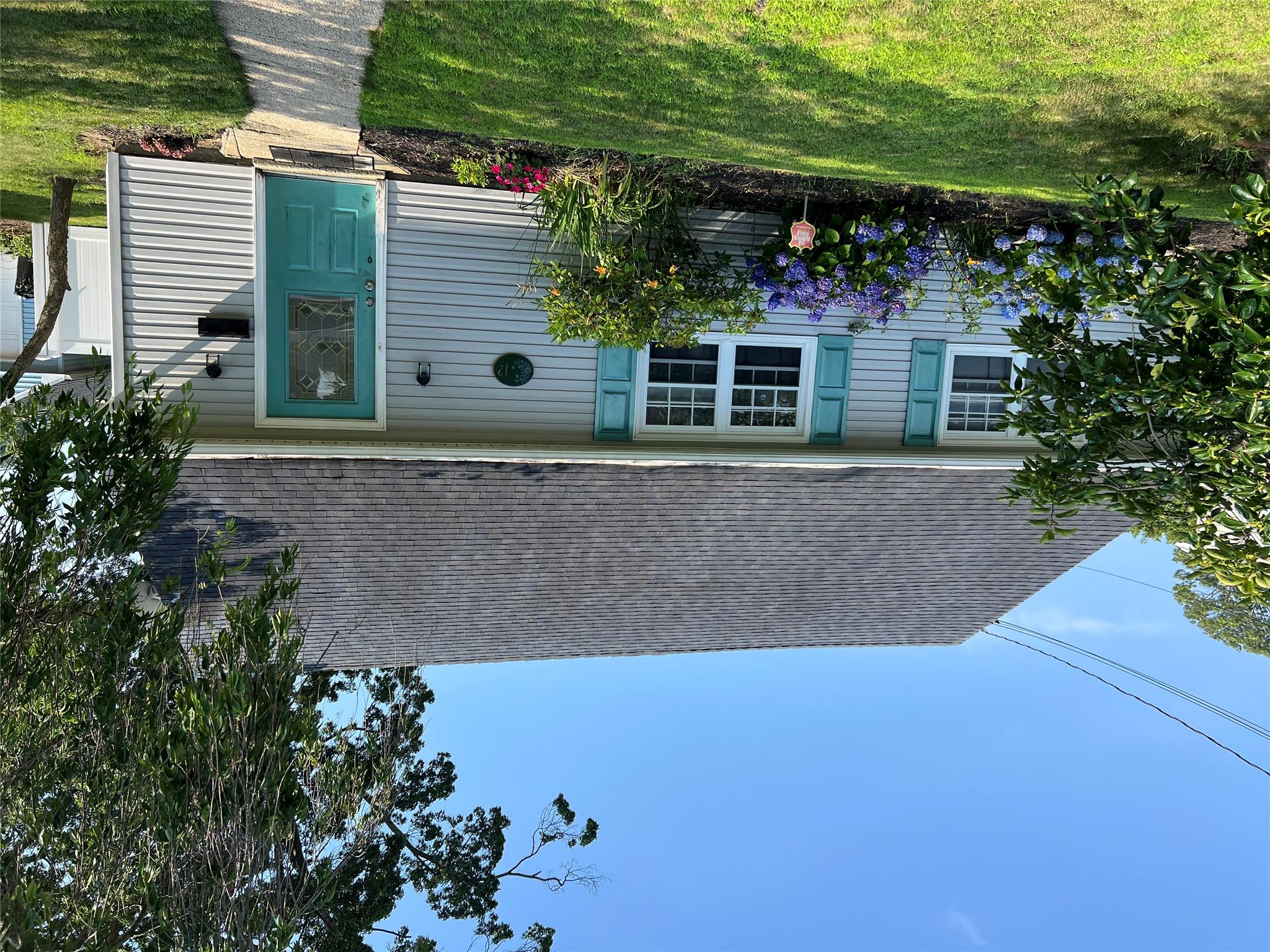 #1 photo, 12 Florida Avenue, 東長島 Copiague , NY 11726