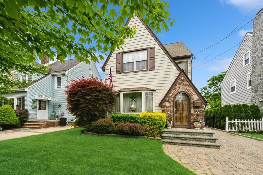#1 photo, 445 Wellington Road, 長島 Mineola , NY 11501