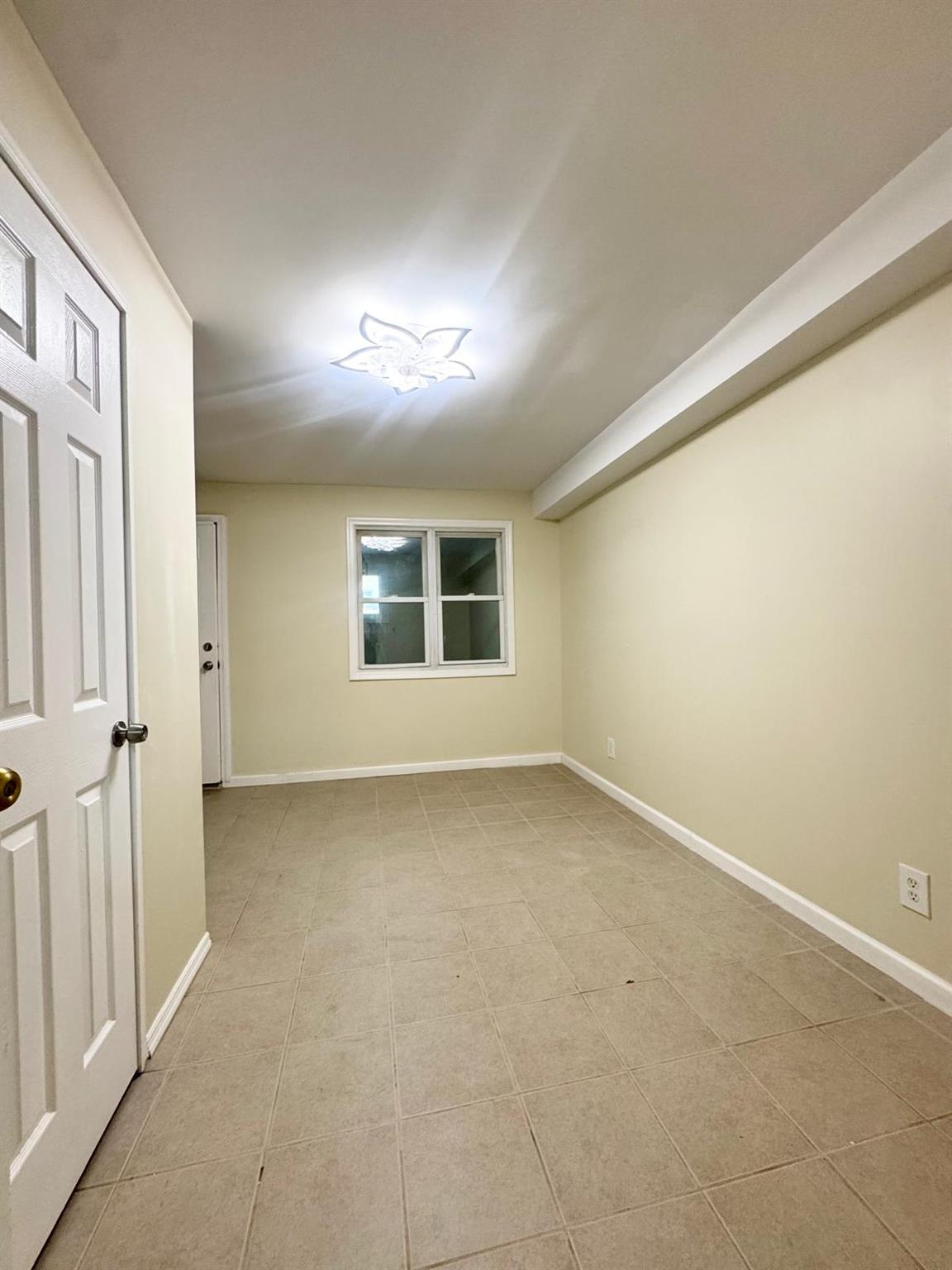 #3 photo, 2238 Lacombe Avenue, ブロンクス区 Bronx , NY 10473