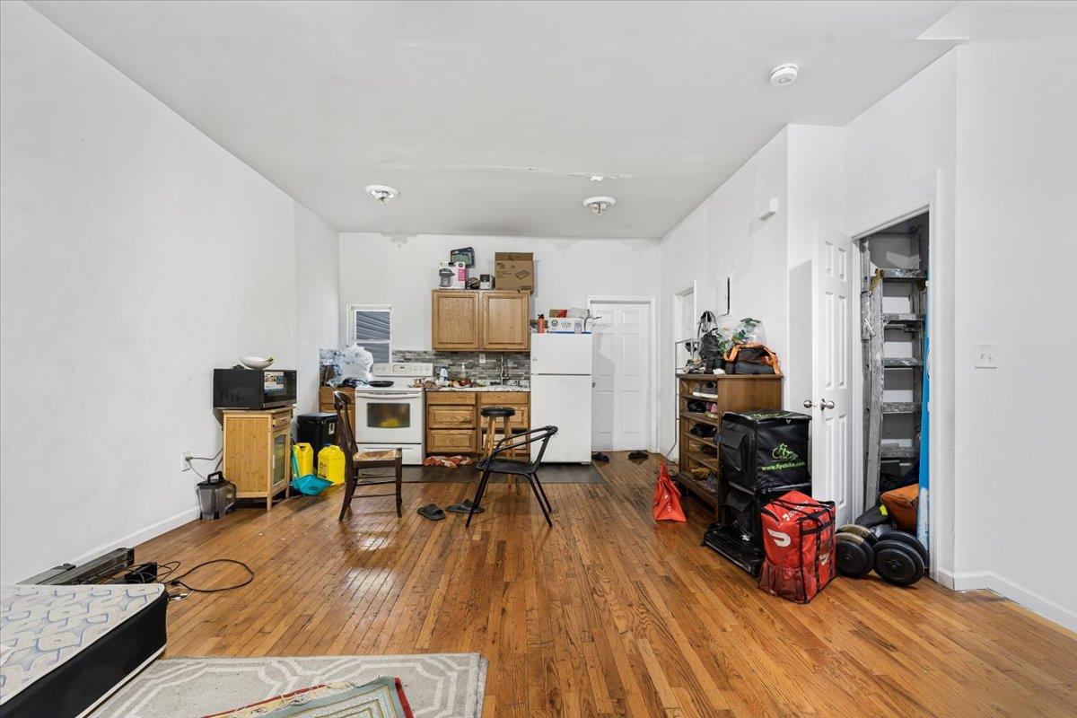 #16 photo, 1047 Trinity Avenue, Bronx , NY 10456