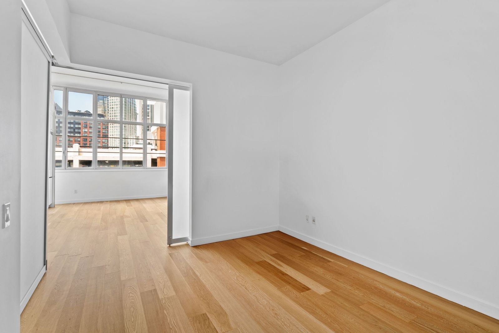 #12 photo, Court Square, クイーンズ区 Court Square , NY 11101