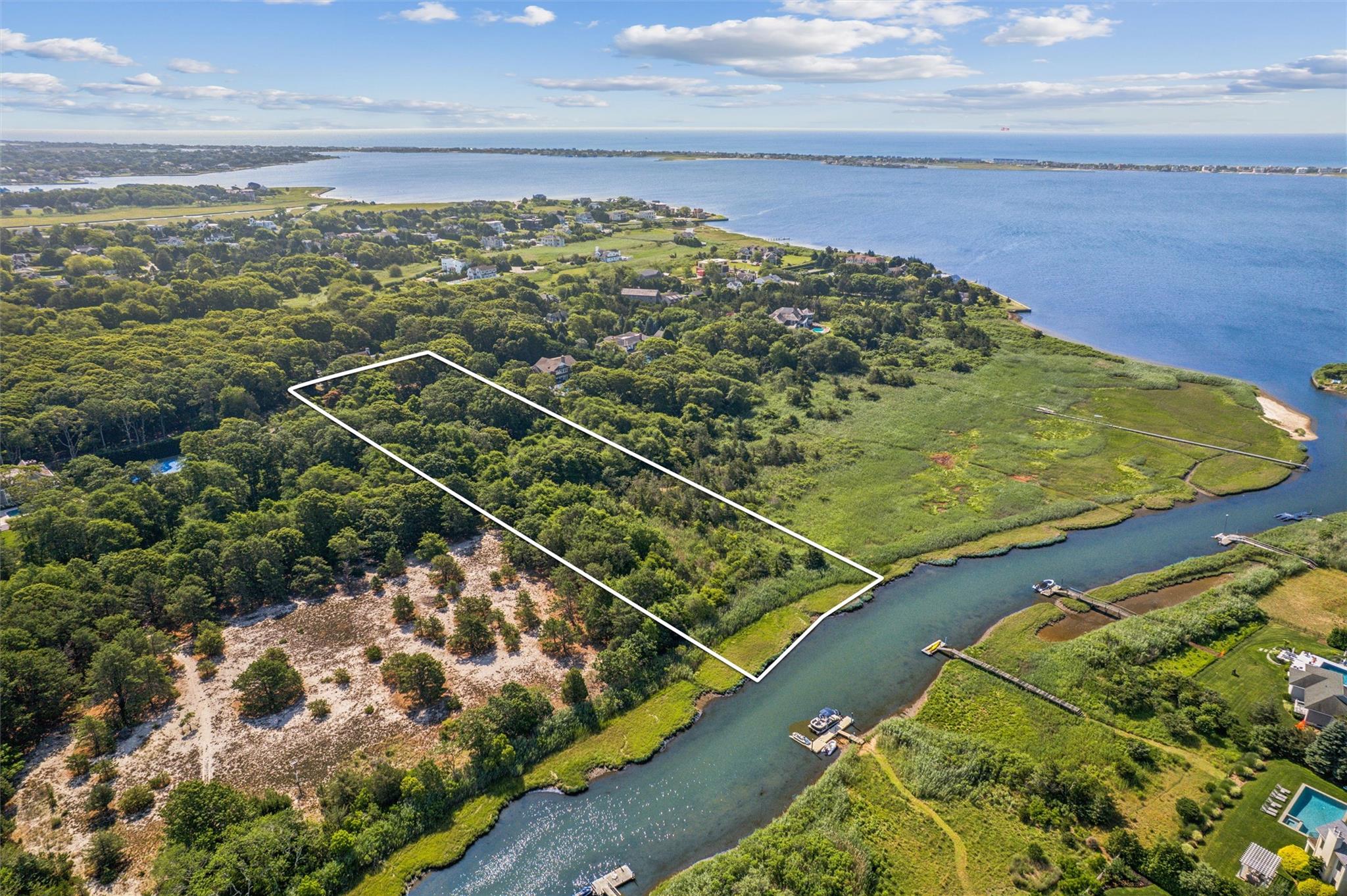 #3 photo, 27 Jagger Lane, サフォーク郡 Westhampton , NY 11977