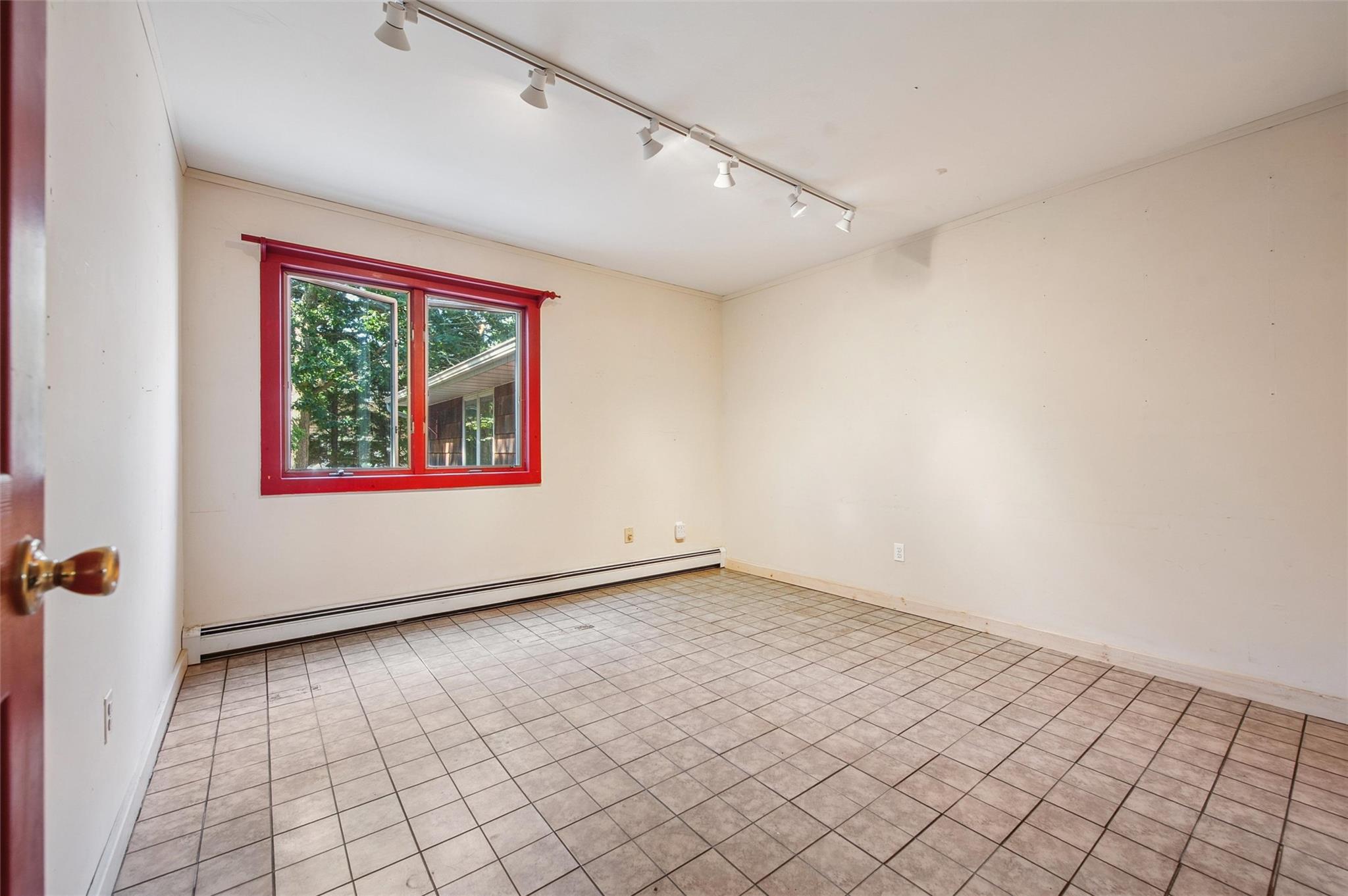 #9 photo, 27 Jagger Lane, サフォーク郡 Westhampton , NY 11977