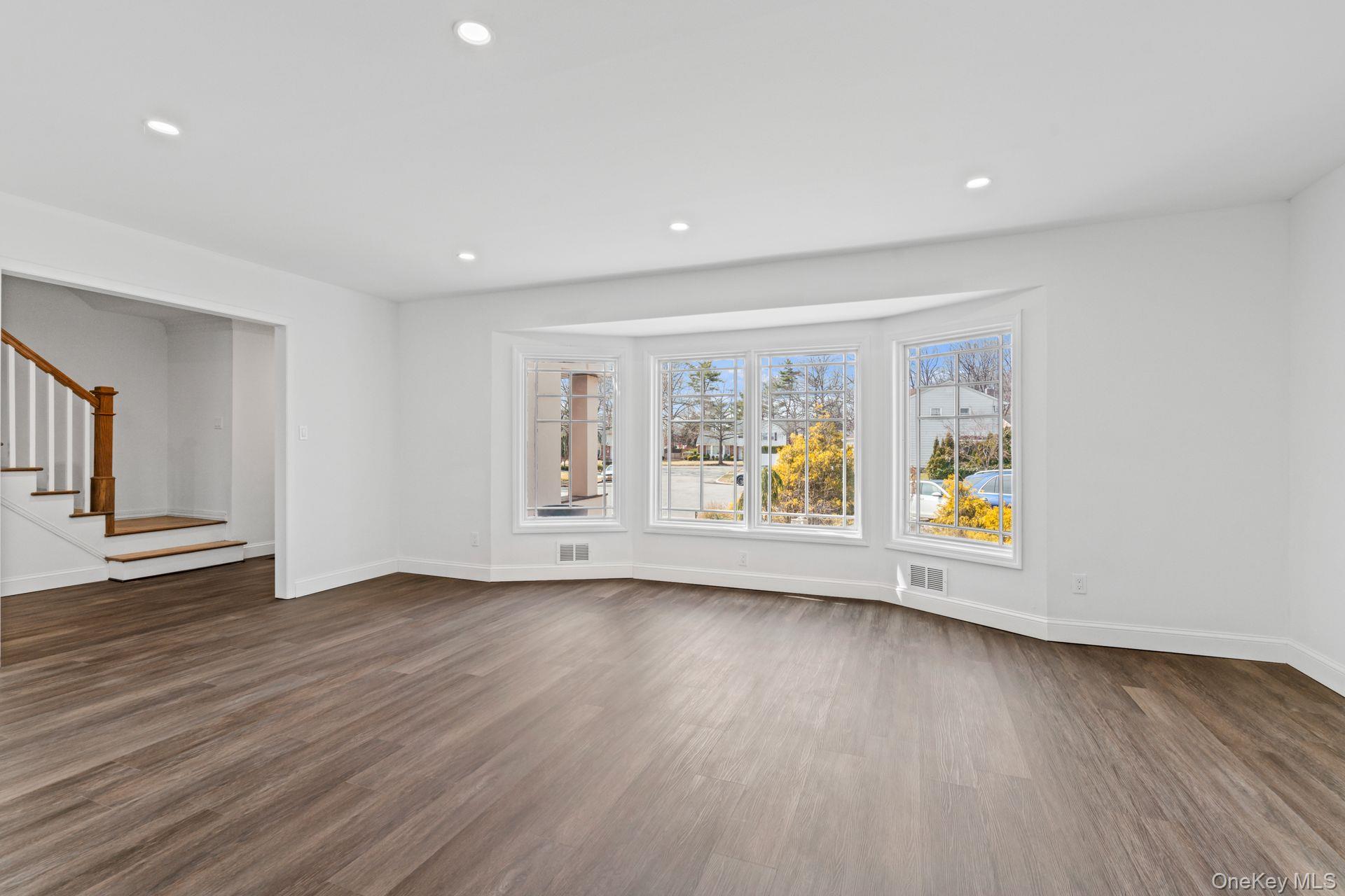 #10 photo, 12 Foxhurst Court, ナッソー郡 Manhasset Hills , NY 11040