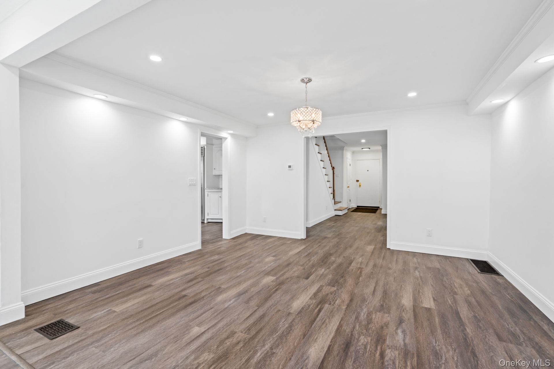 #19 photo, 12 Foxhurst Court, ナッソー郡 Manhasset Hills , NY 11040