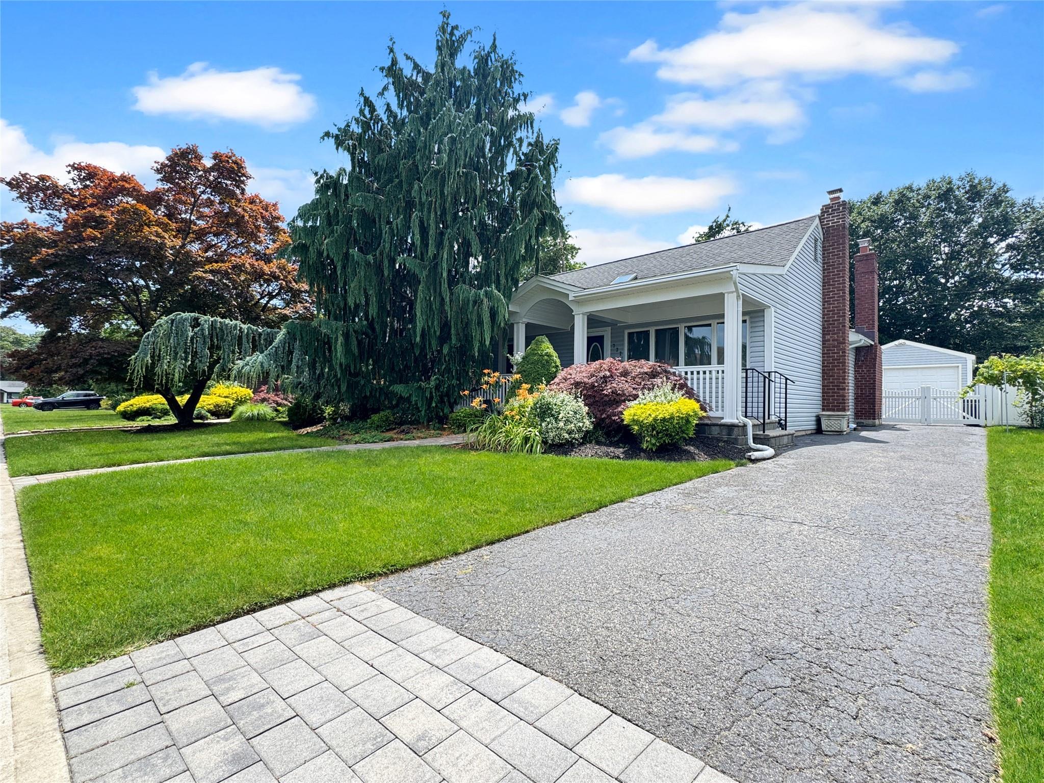 #1 photo, 732 Barkley Avenue, East Meadow , NY 11554