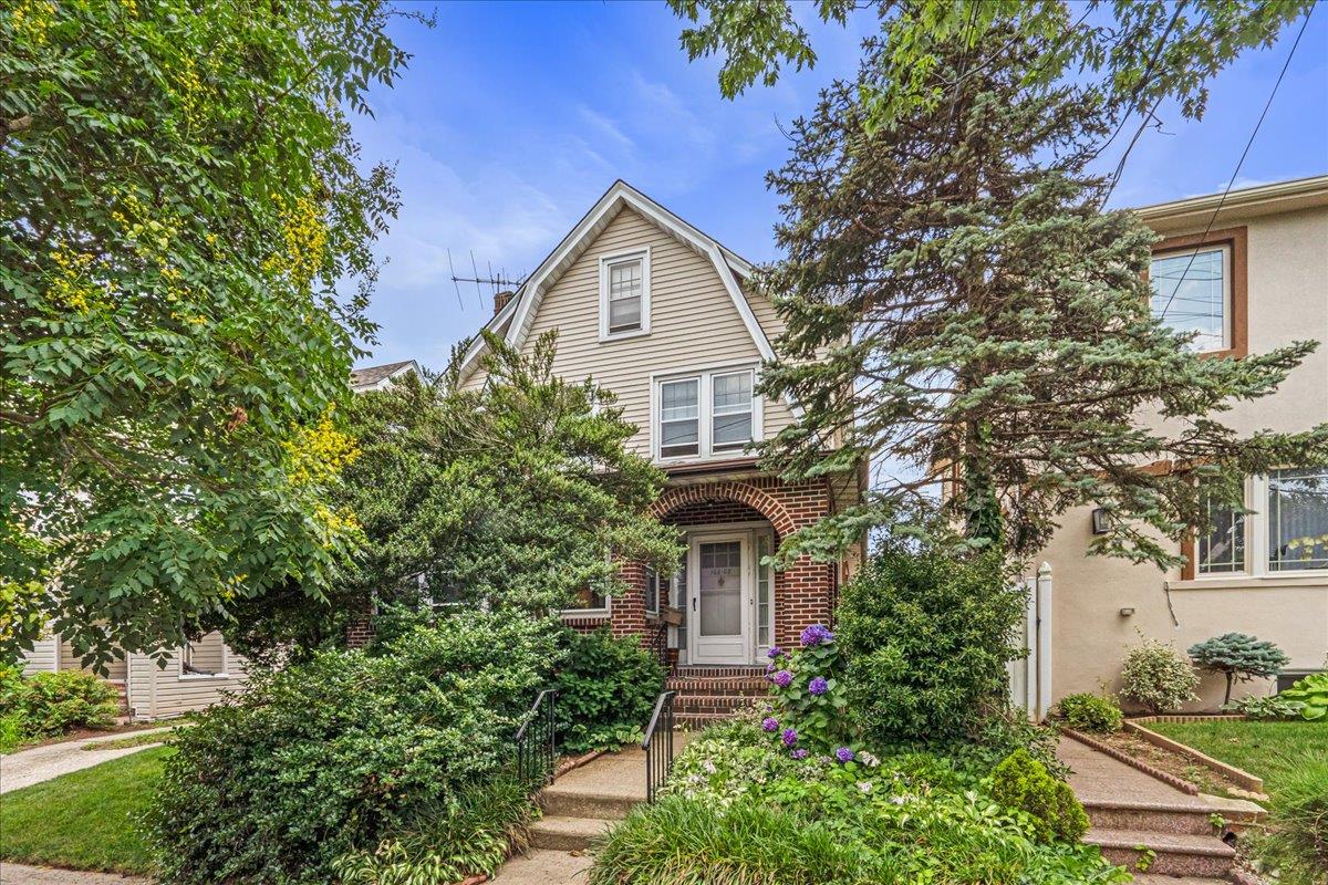 #1 photo, 16608 Cryders Lane, Beechhurst , NY 11357