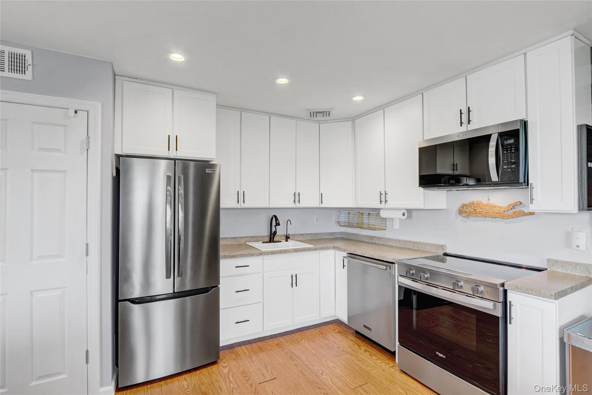 #4 photo, 1 Anchorage Way, 长岛 Freeport , NY 11520