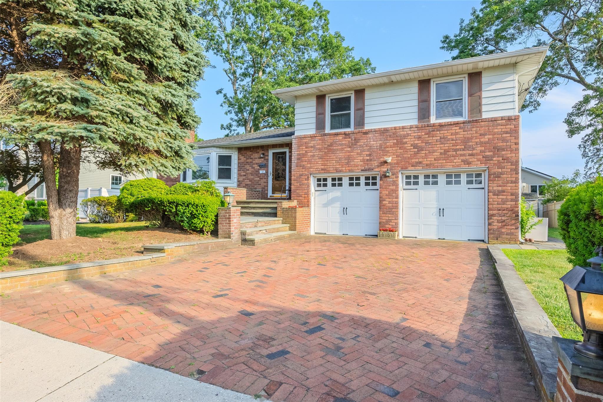 #1 photo, 121 Henry Street, Massapequa , NY 11758