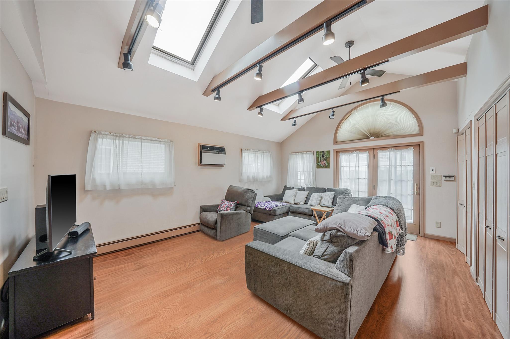 #7 photo, 8624 253rd Street, クイーンズ区 Bellerose , NY 11426