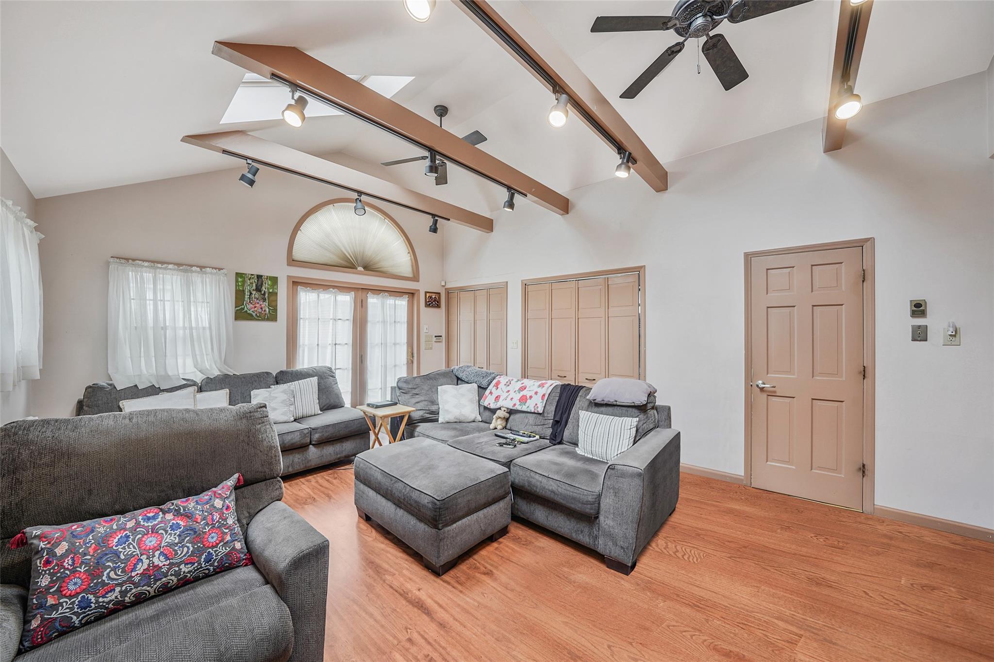 #8 photo, 8624 253rd Street, クイーンズ区 Bellerose , NY 11426