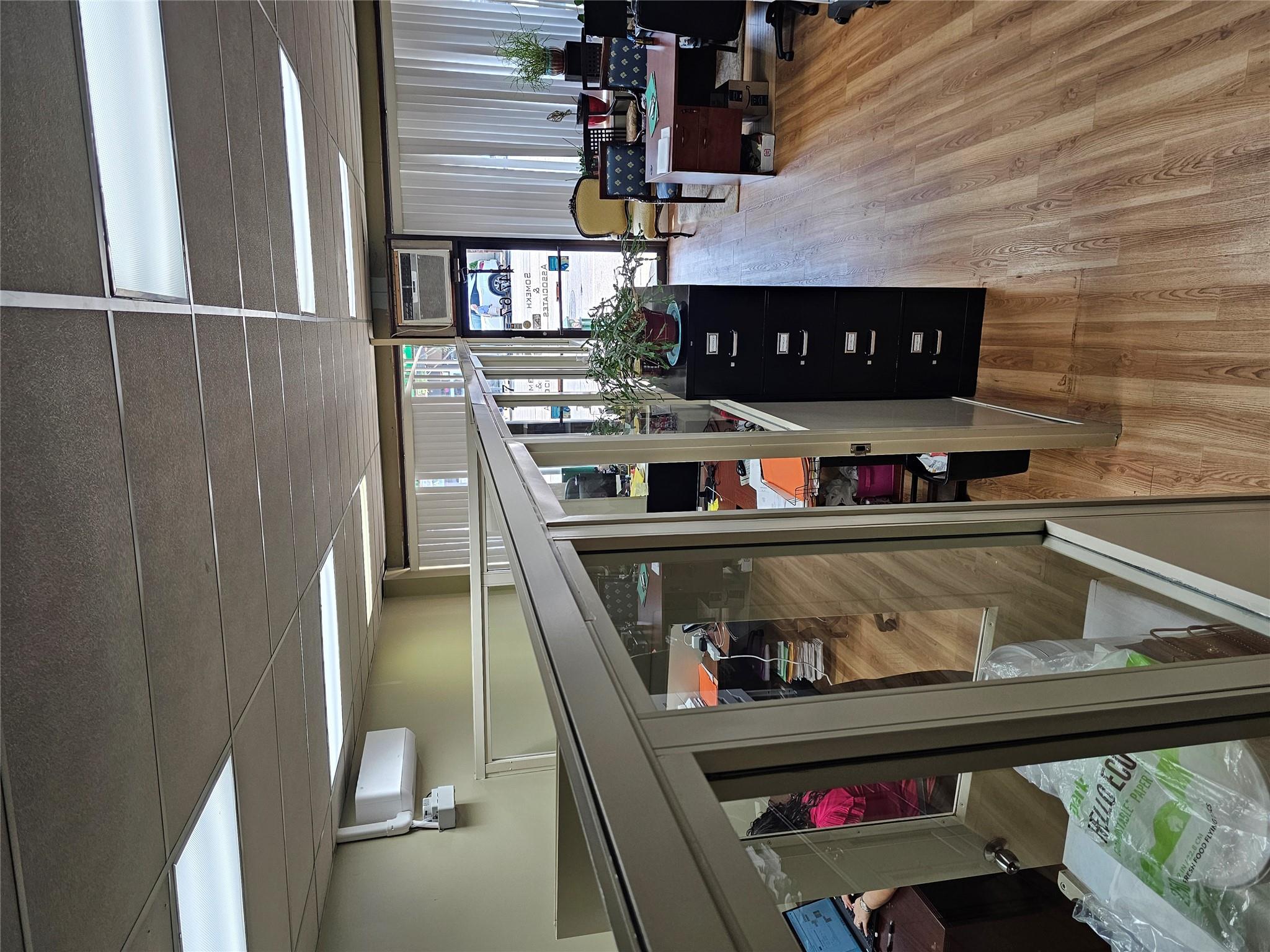 #4 photo, 247-67 Jericho Turnpike, Bellerose , NY 11426