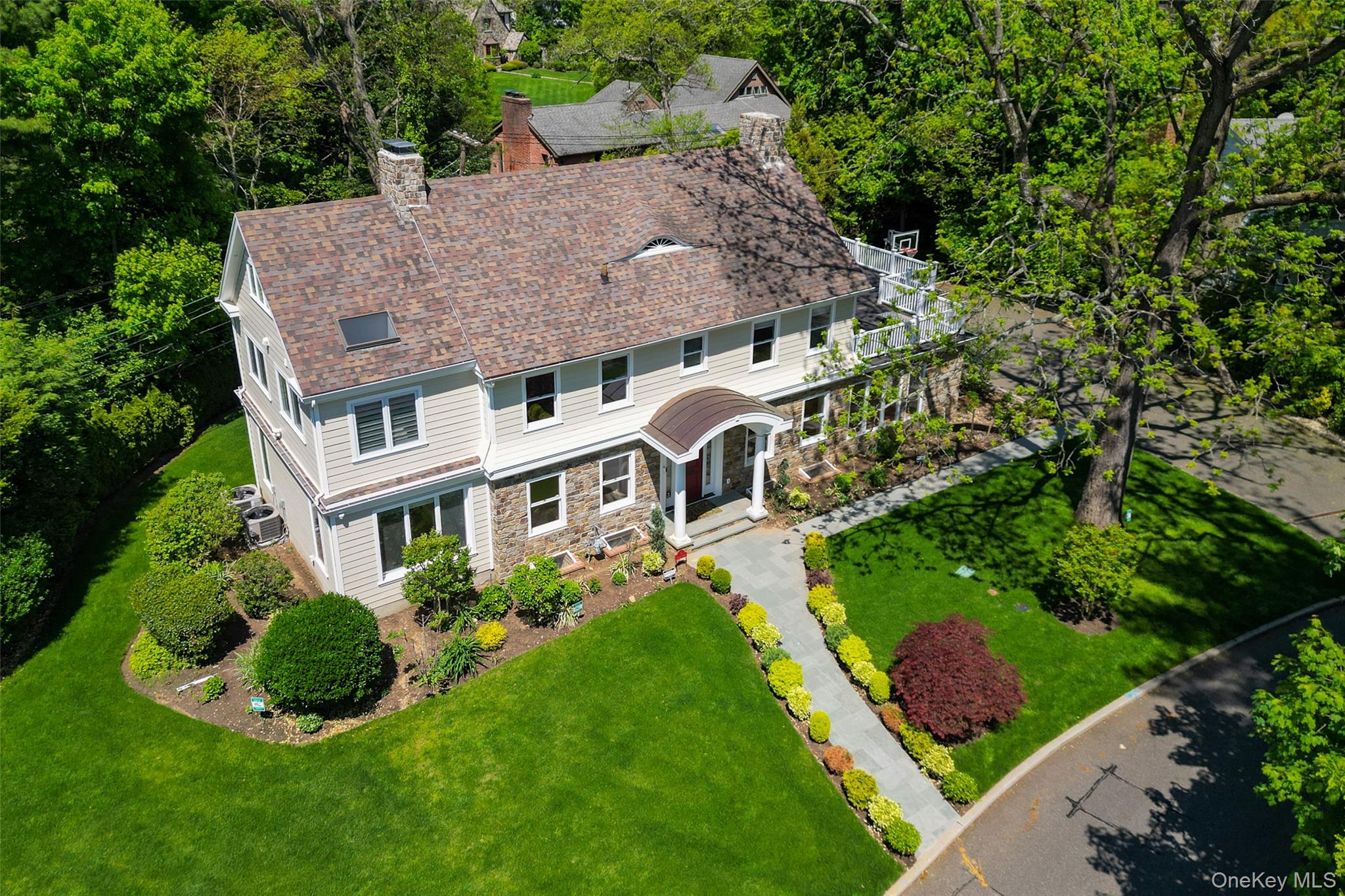 #3 photo, 9 Sycamore Drive, ナッソー郡 Great Neck , NY 11021