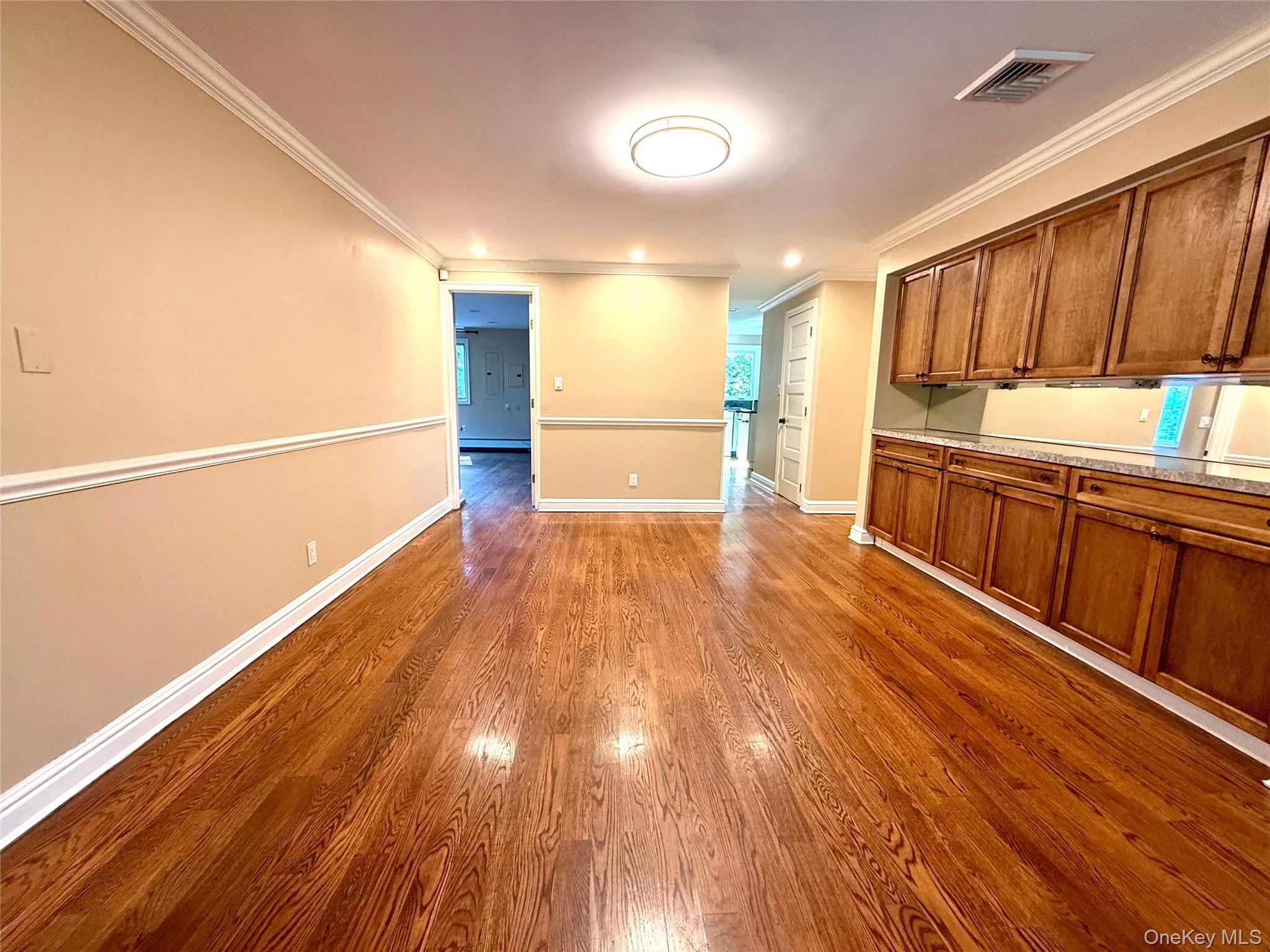 #11 photo, 18 Locust Lane, ナッソー郡 Roslyn Heights , NY 11577