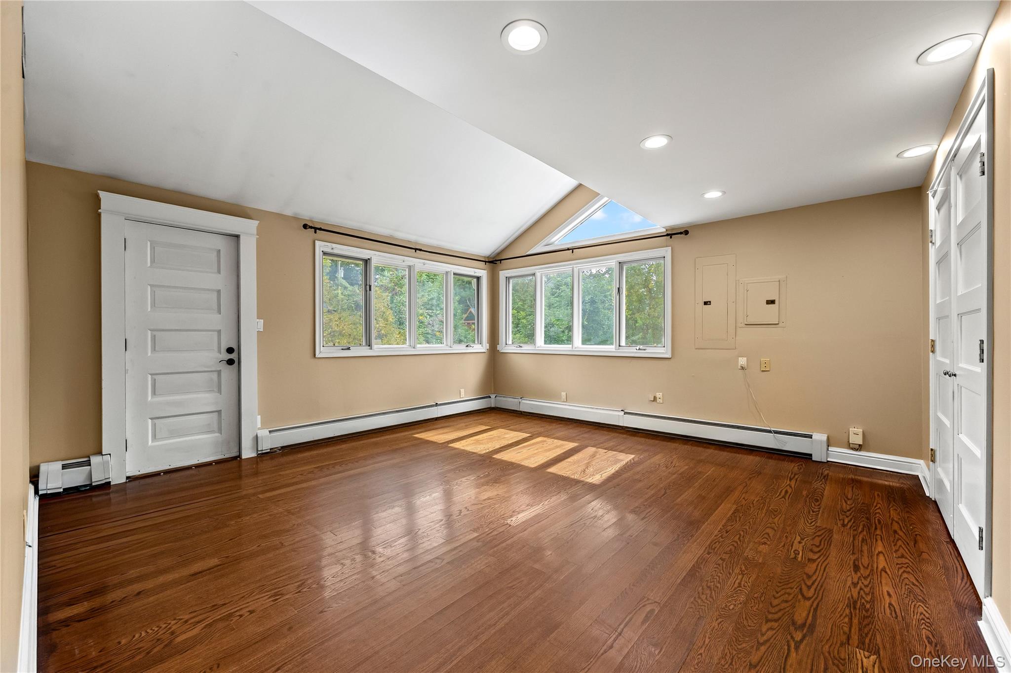 #16 photo, 18 Locust Lane, ナッソー郡 Roslyn Heights , NY 11577