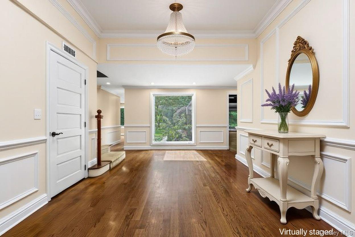 #3 photo, 18 Locust Lane, ナッソー郡 Roslyn Heights , NY 11577