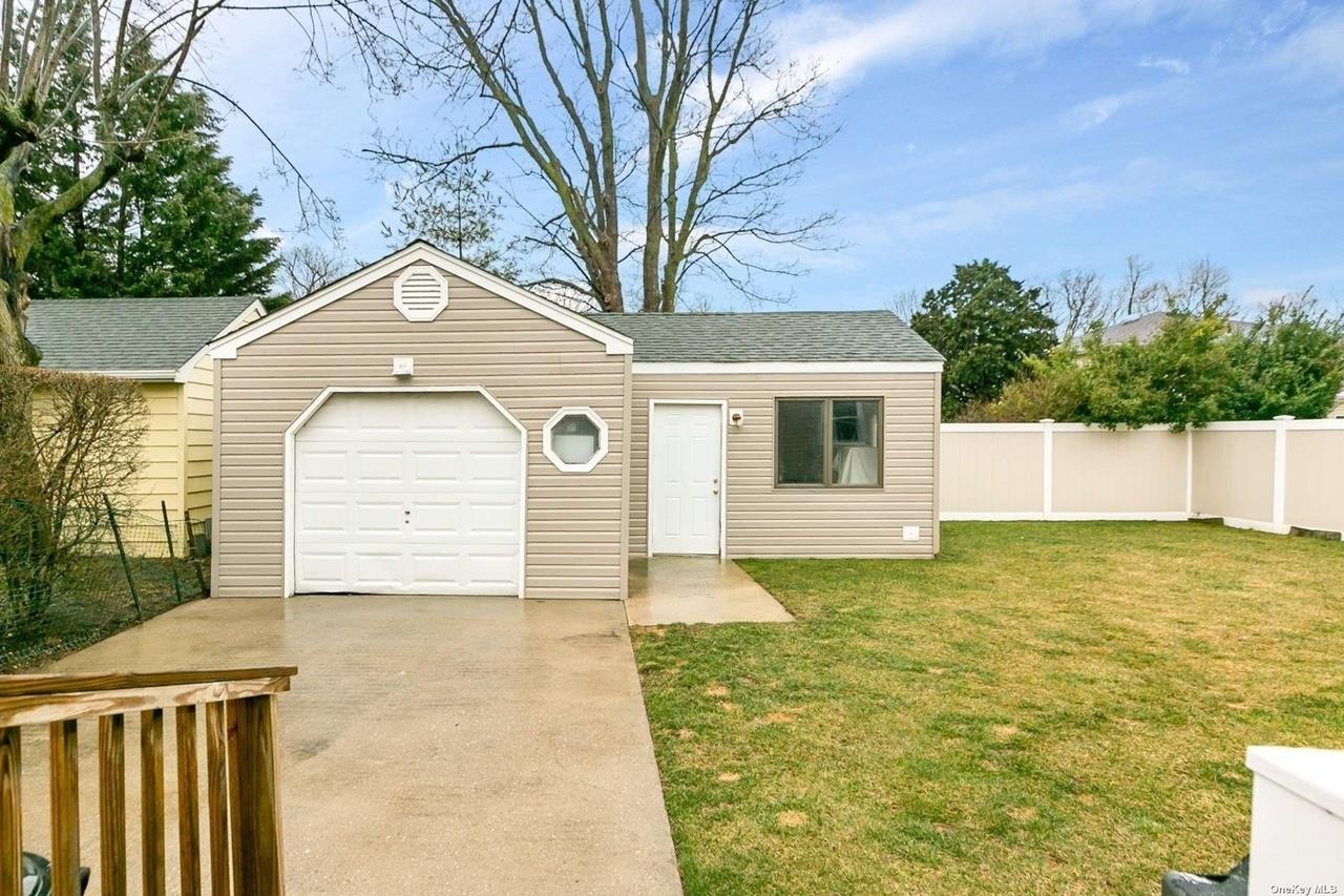 #19 photo, 250 N Rutherford Avenue, 長島 Massapequa , NY 11758