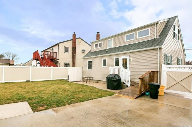 #20 photo, 250 N Rutherford Avenue, 長島 Massapequa , NY 11758