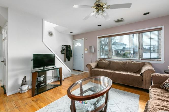 #5 photo, 250 N Rutherford Avenue, 長島 Massapequa , NY 11758