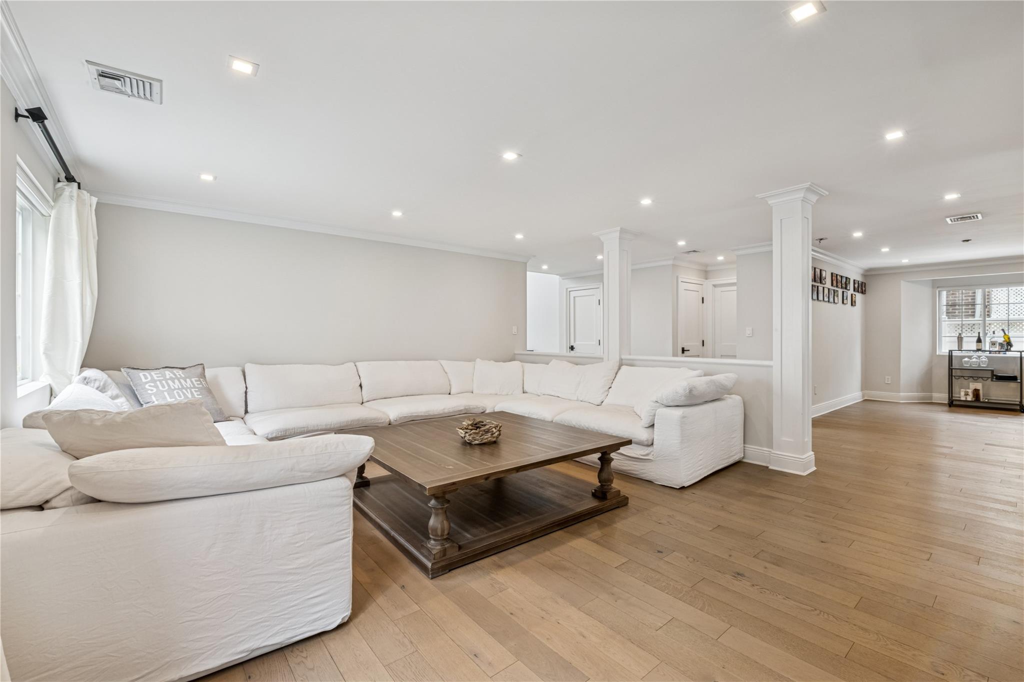 #9 photo, 230 W Beech Street, ナッソー郡 Long Beach , NY 11561