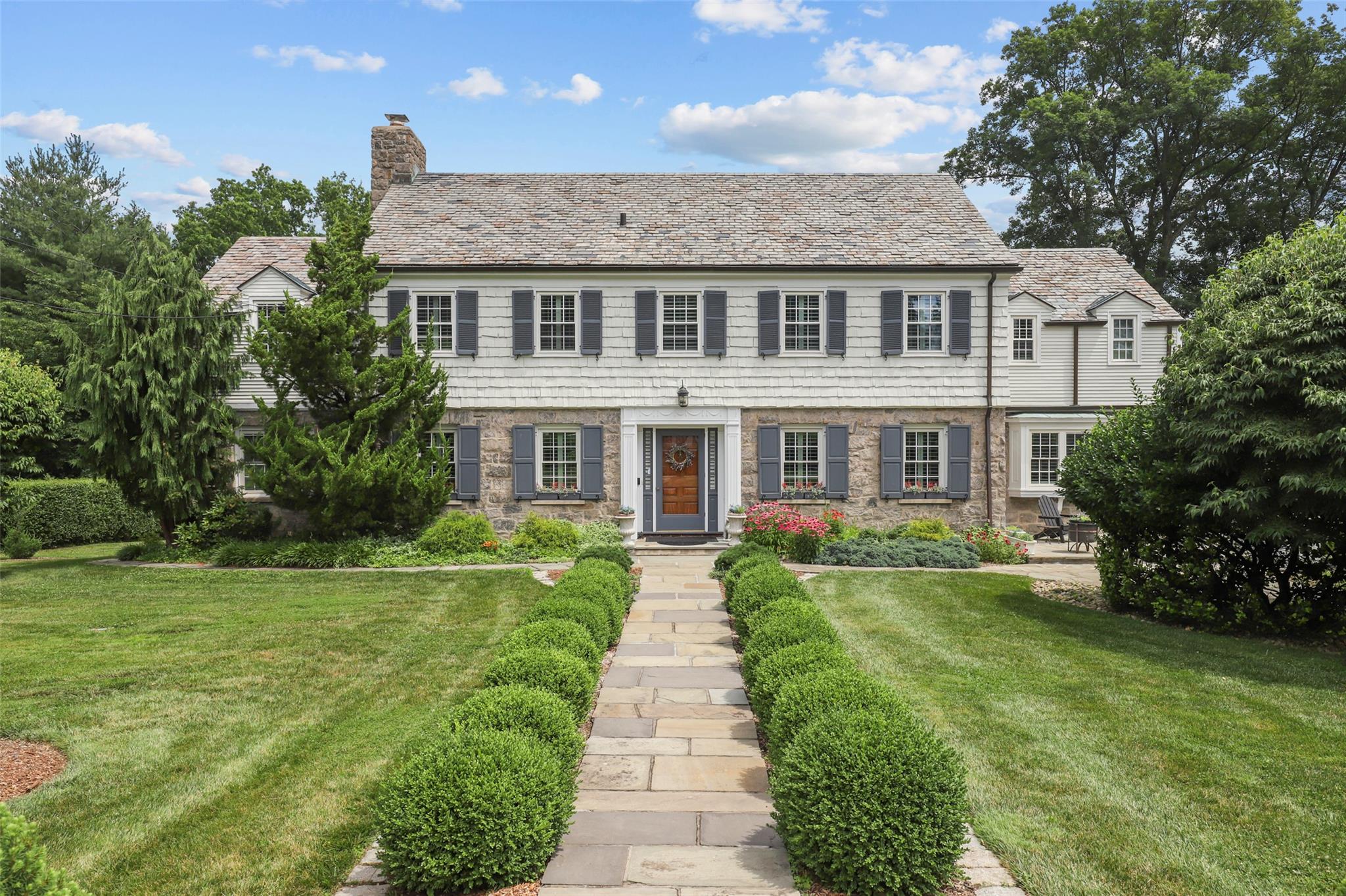 #1 photo, 31 Colonial Road, White Plains , NY 10605