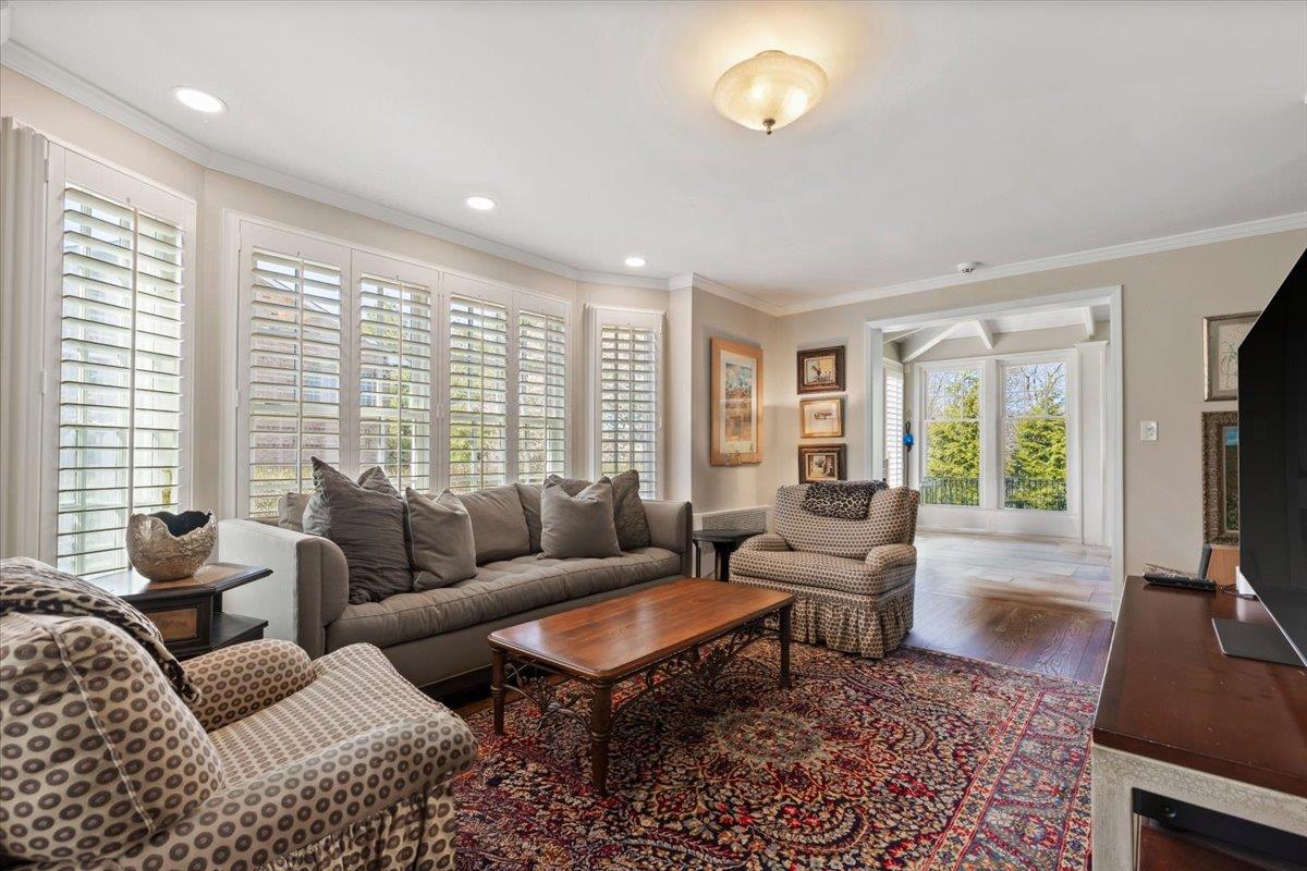 #10 photo, 31 Colonial Road, White Plains , NY 10605