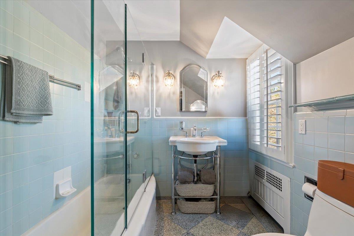 #15 photo, 31 Colonial Road, White Plains , NY 10605