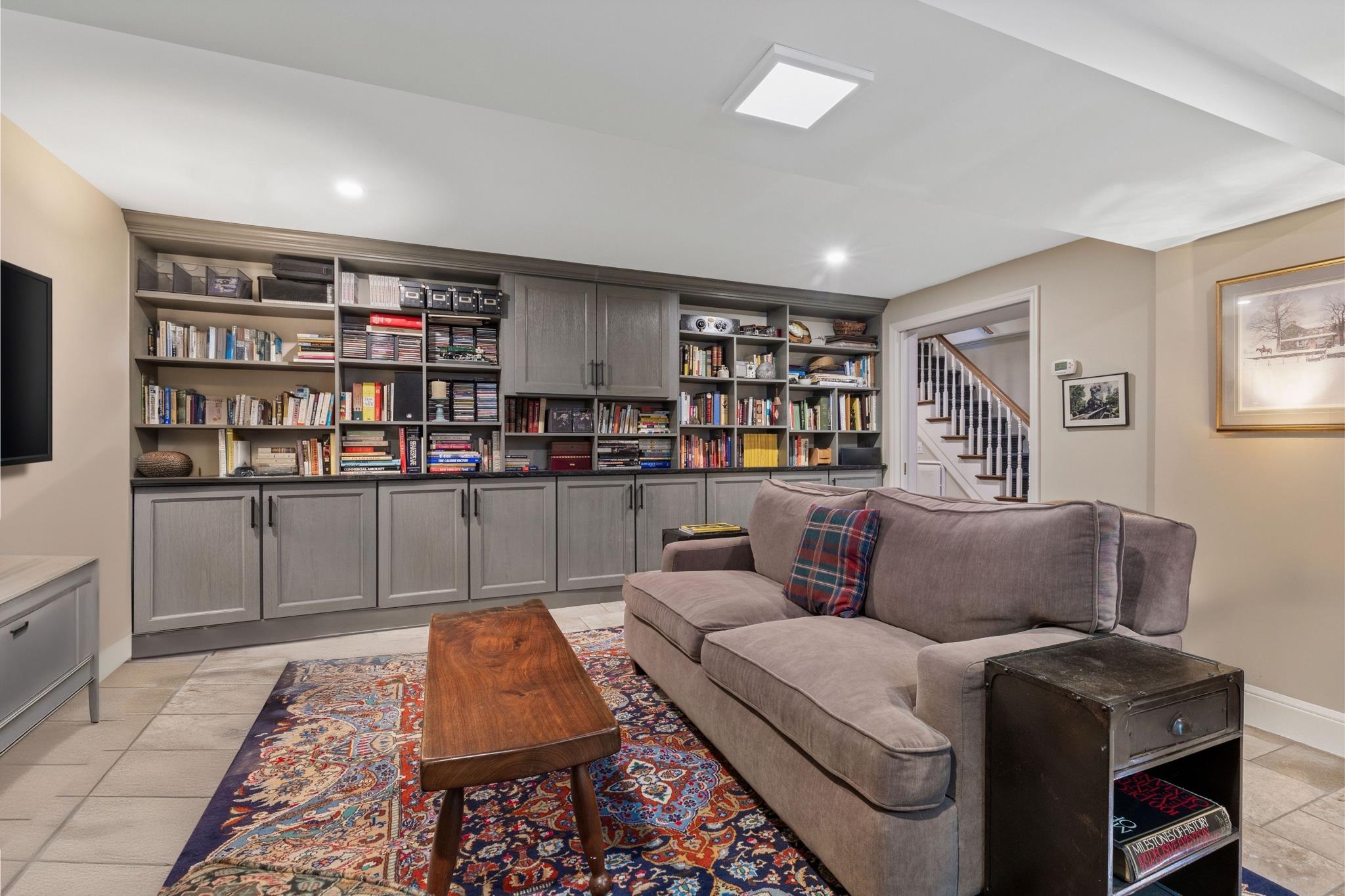 #18 photo, 31 Colonial Road, White Plains , NY 10605