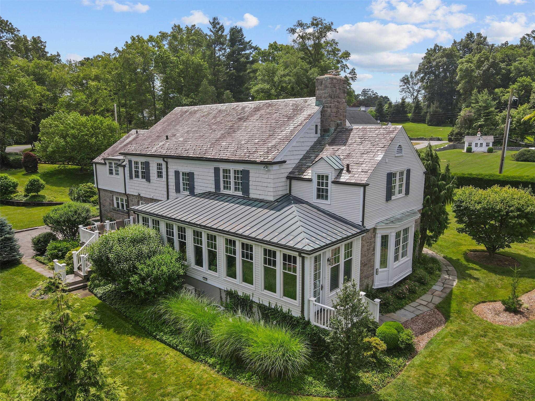 #2 photo, 31 Colonial Road, White Plains , NY 10605