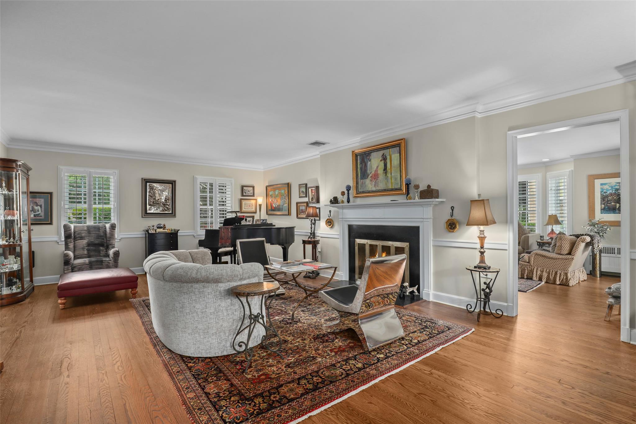 #4 photo, 31 Colonial Road, White Plains , NY 10605